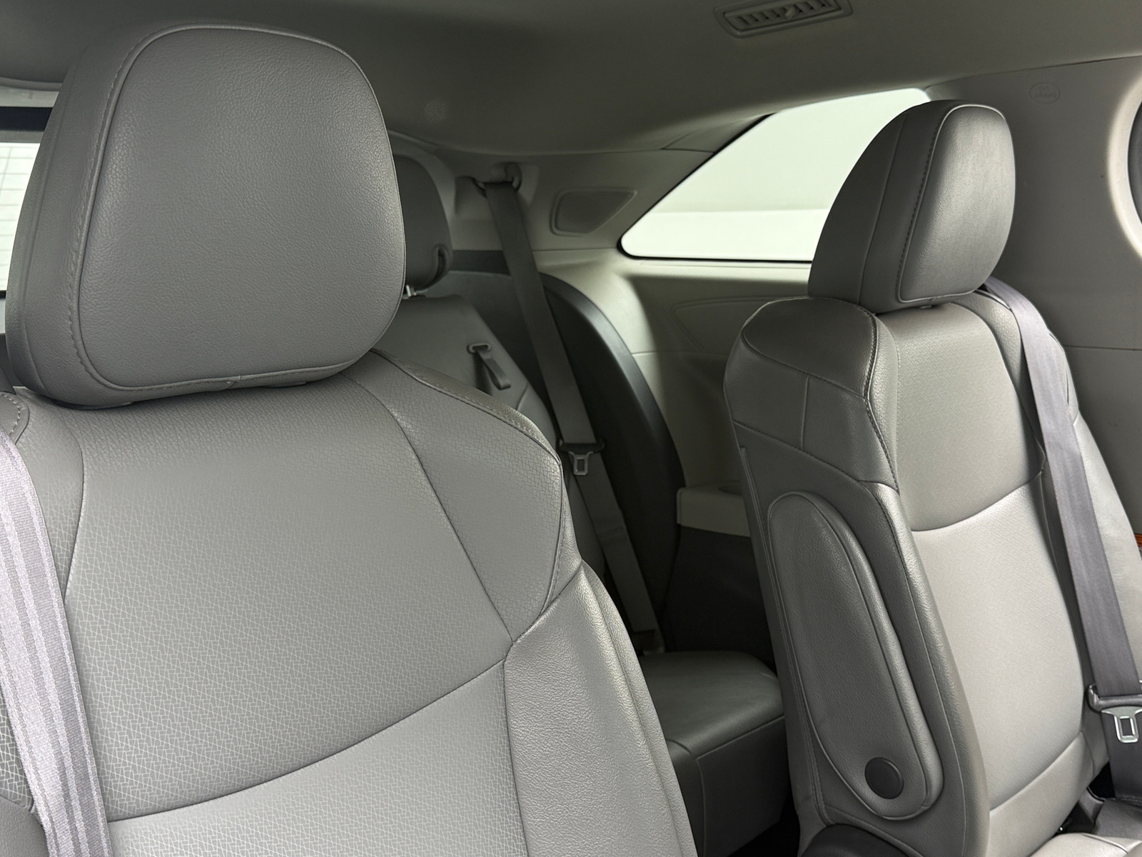 Thumbnail: 2021 Toyota Sienna - 5