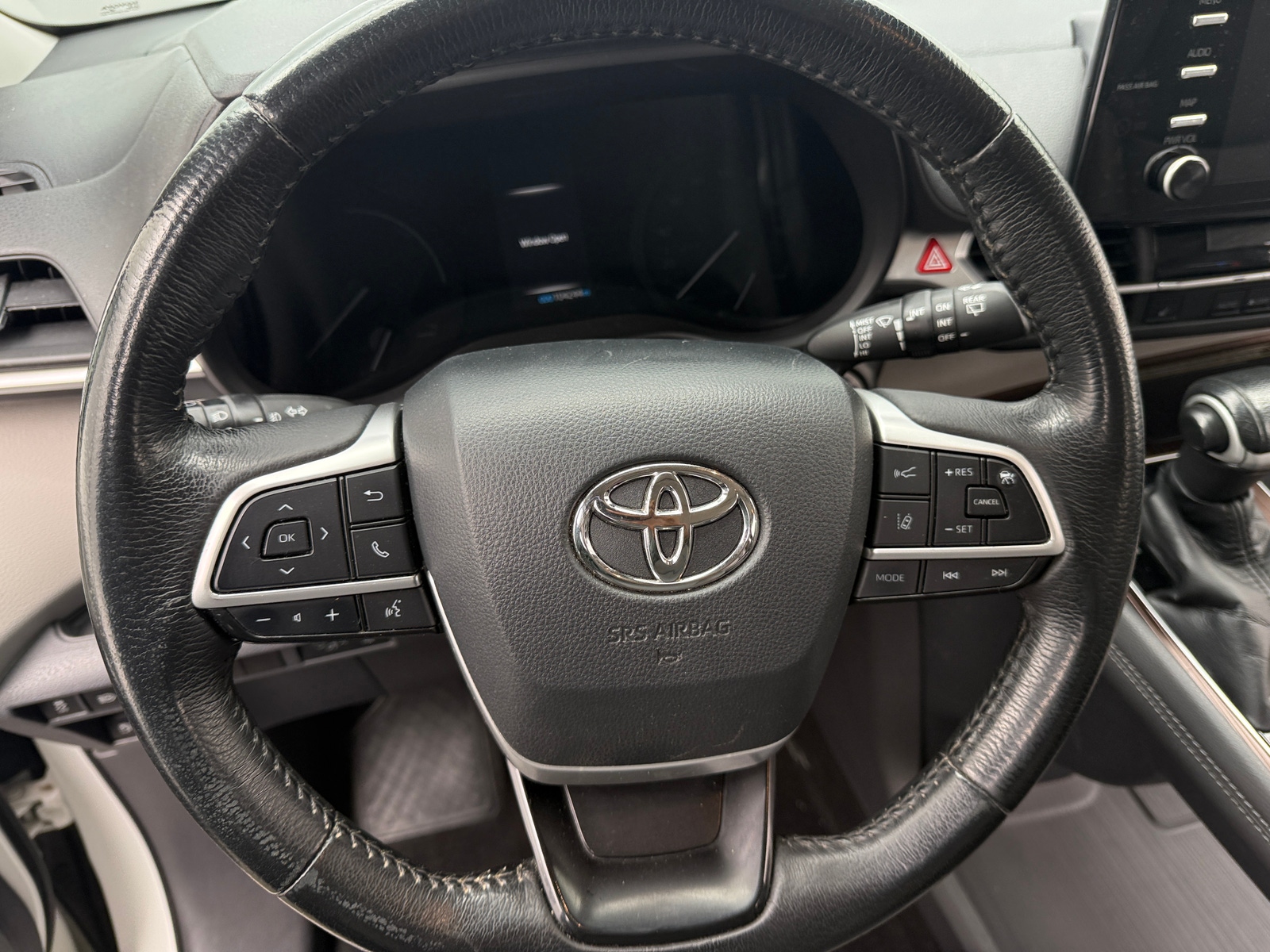 Thumbnail: 2021 Toyota Sienna - 4