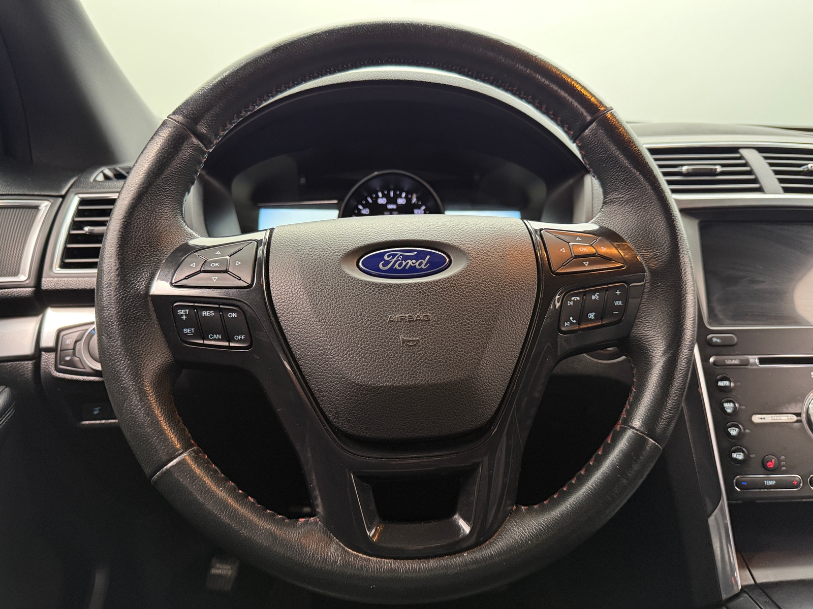 Thumbnail: 2017 Ford Explorer - 4