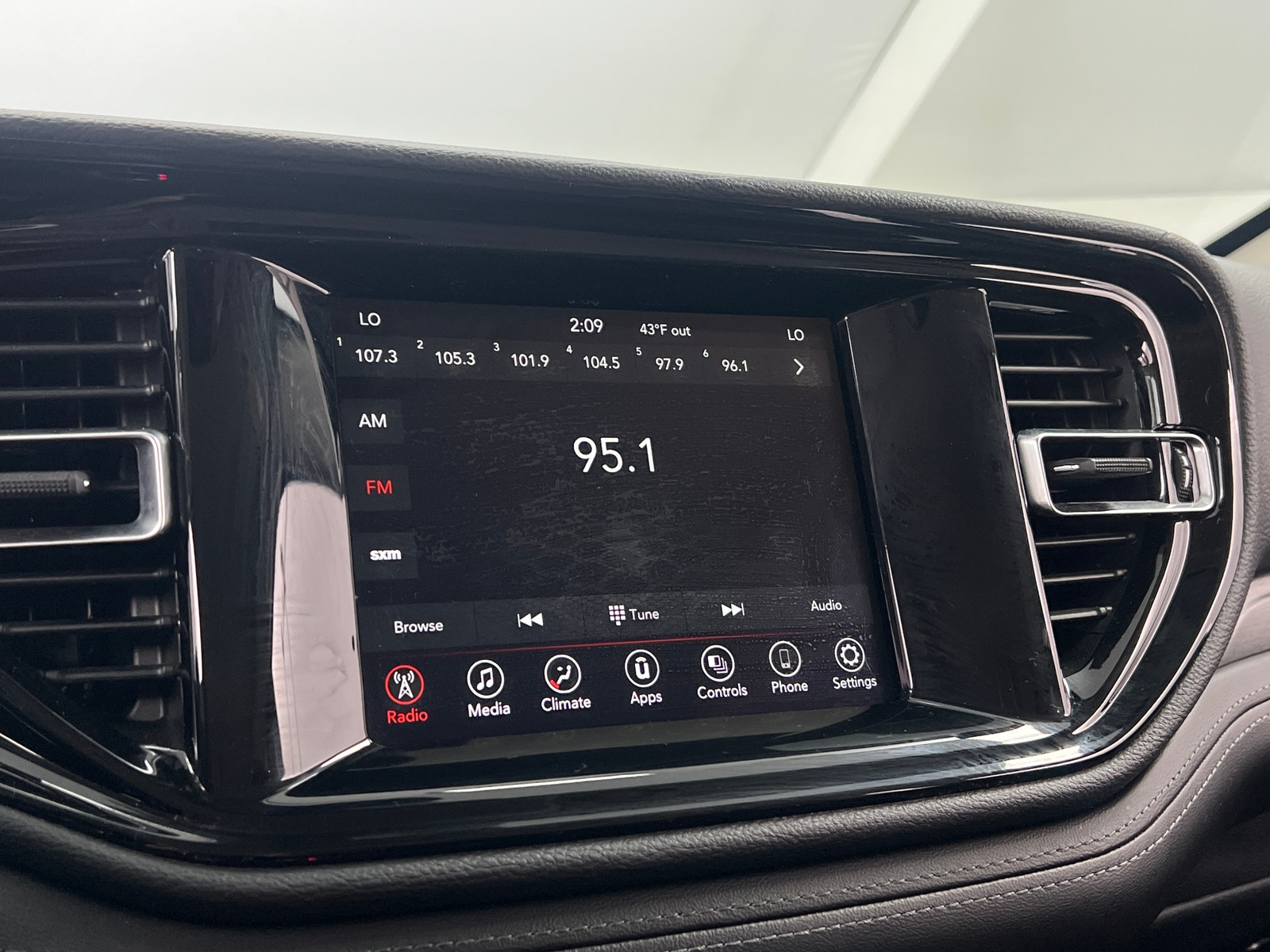 Thumbnail: 2021 Dodge Durango - 4