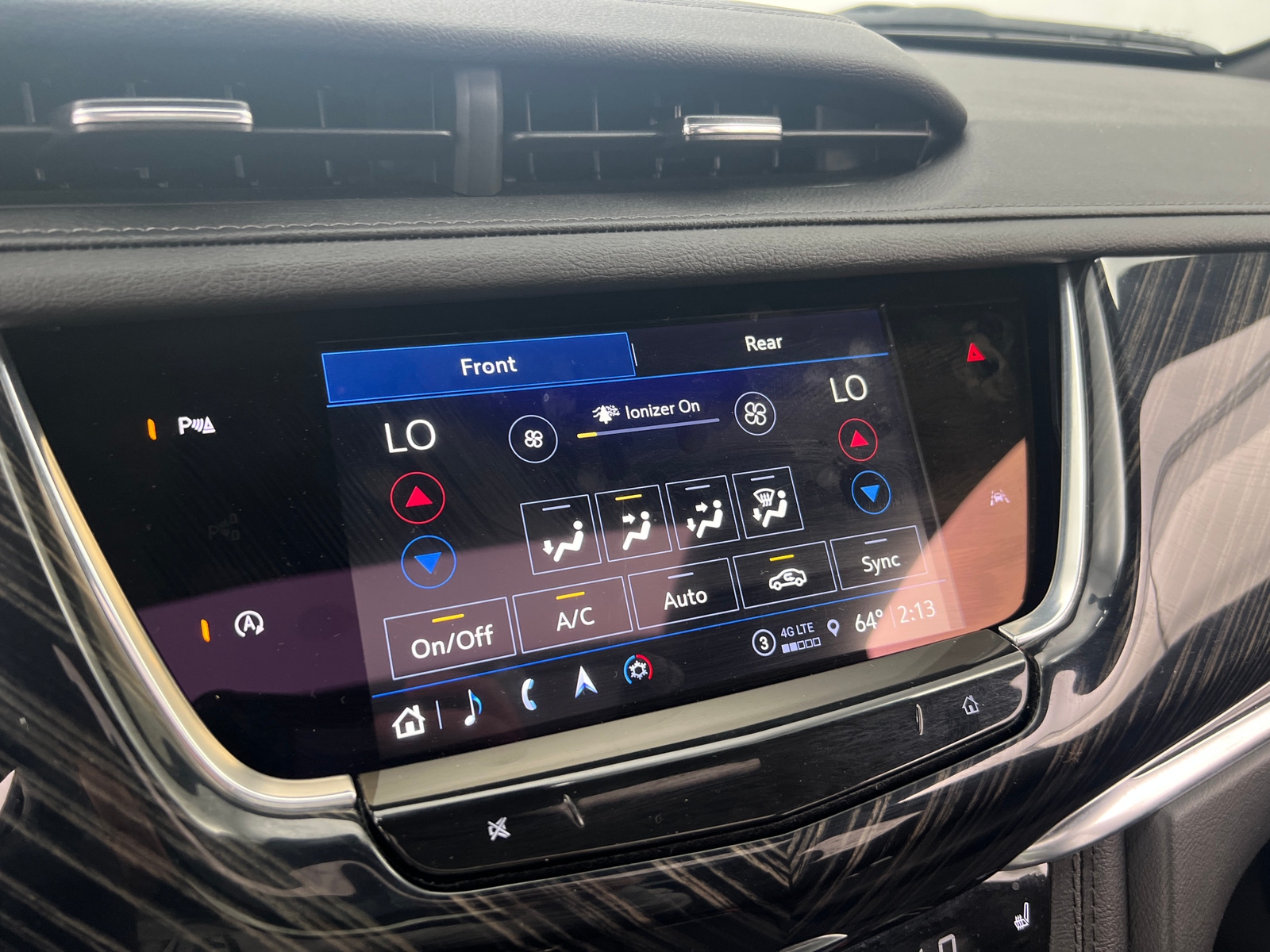 Thumbnail: 2025 Cadillac XT6 - 3