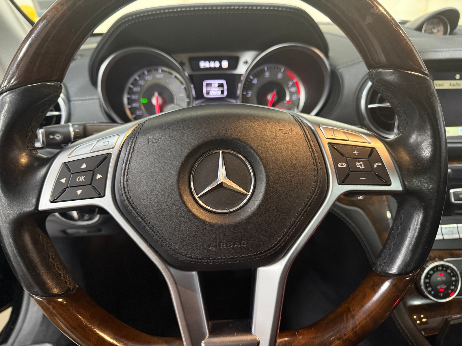 Thumbnail: 2013 Mercedes-Benz SL-Class - 4