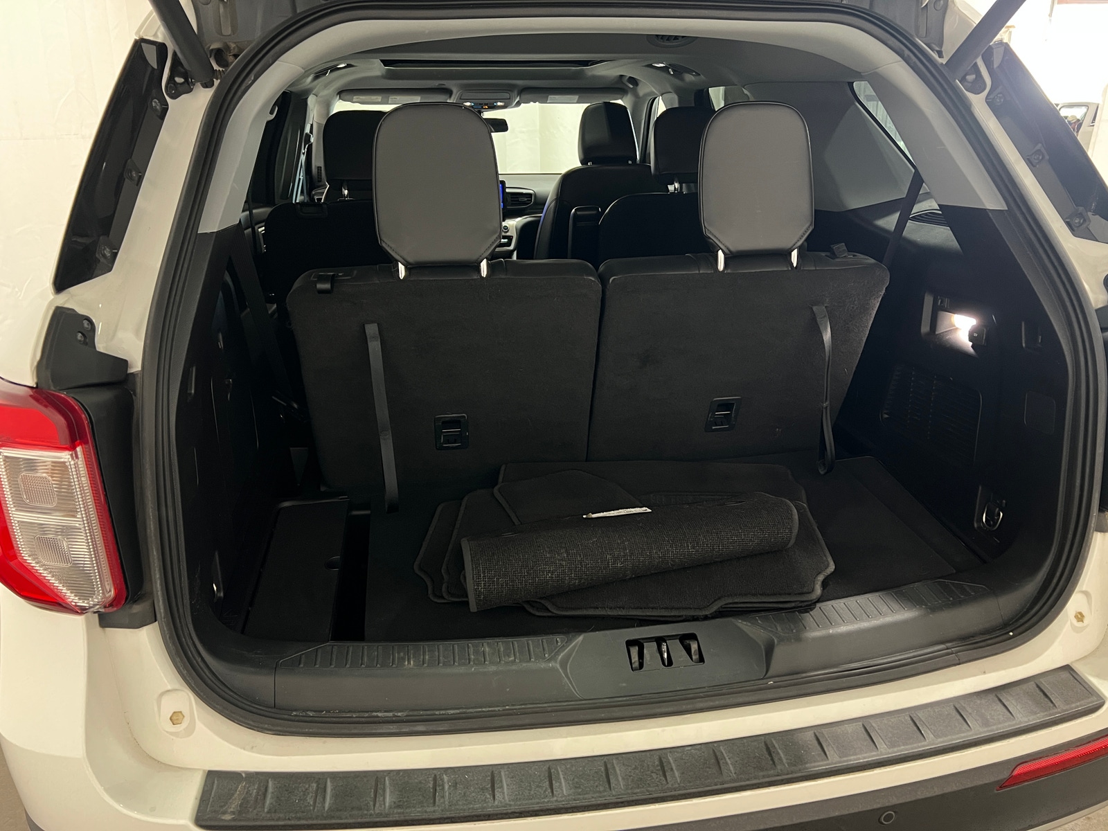 Thumbnail: 2021 Ford Explorer - 7