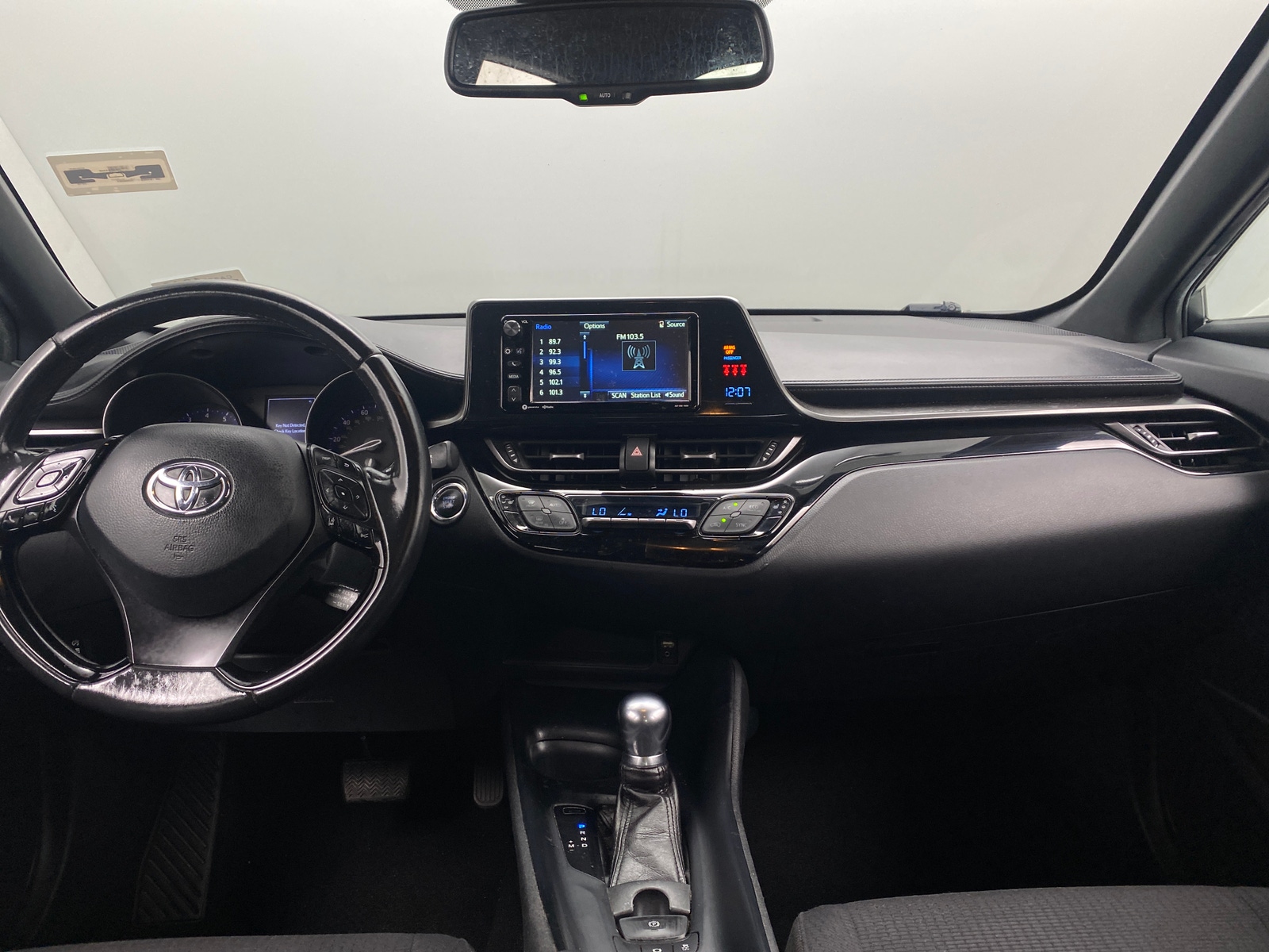Thumbnail: 2018 Toyota C-HR - 3