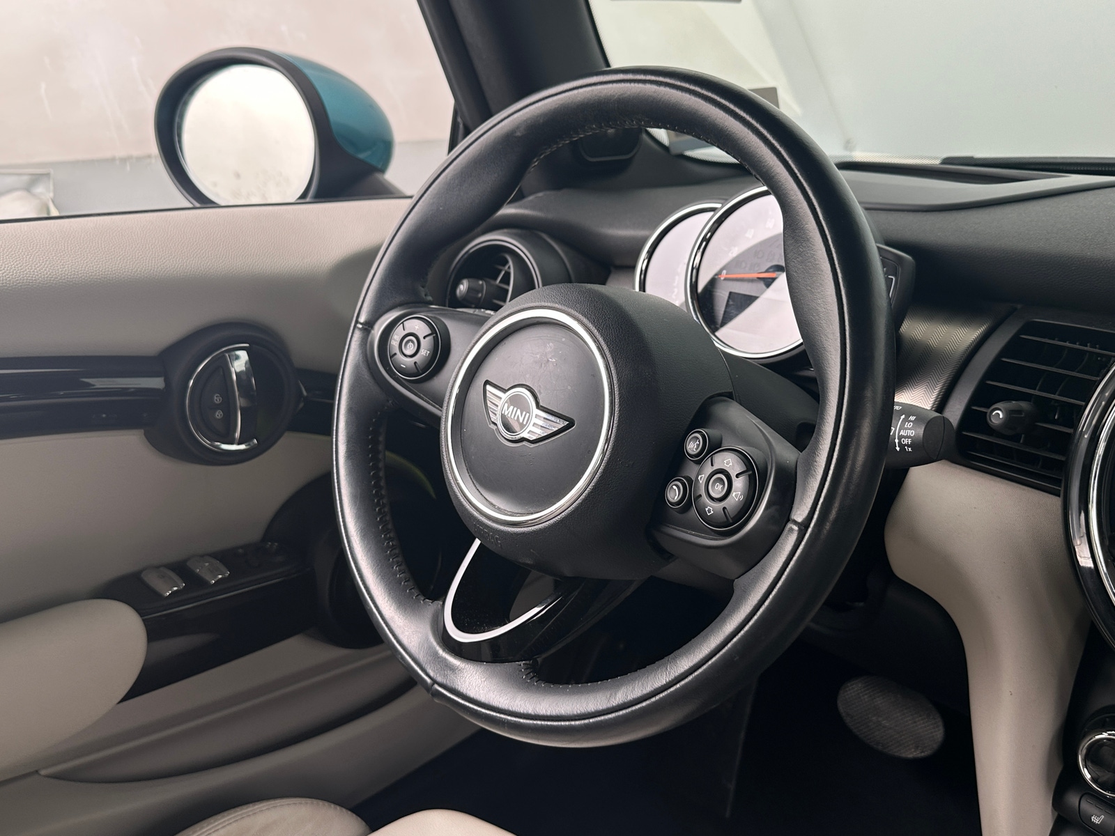 Thumbnail: 2018 MINI Cooper Convertible - 4