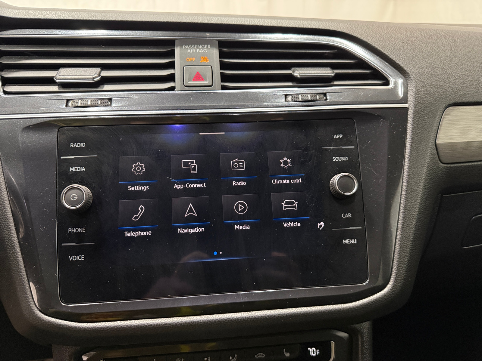 Thumbnail: 2021 Volkswagen Tiguan - 3