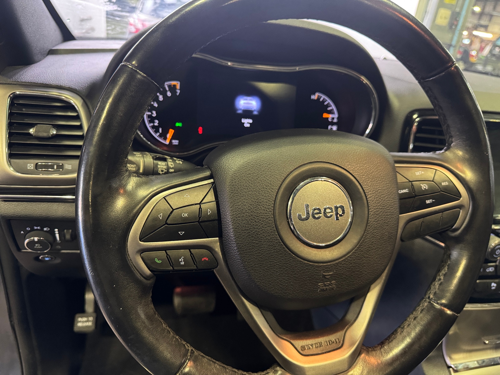 Thumbnail: 2019 Jeep Grand Cherokee - 4