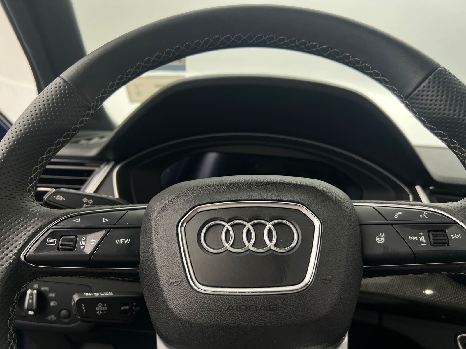 Thumbnail: 2021 Audi SQ5 - 4