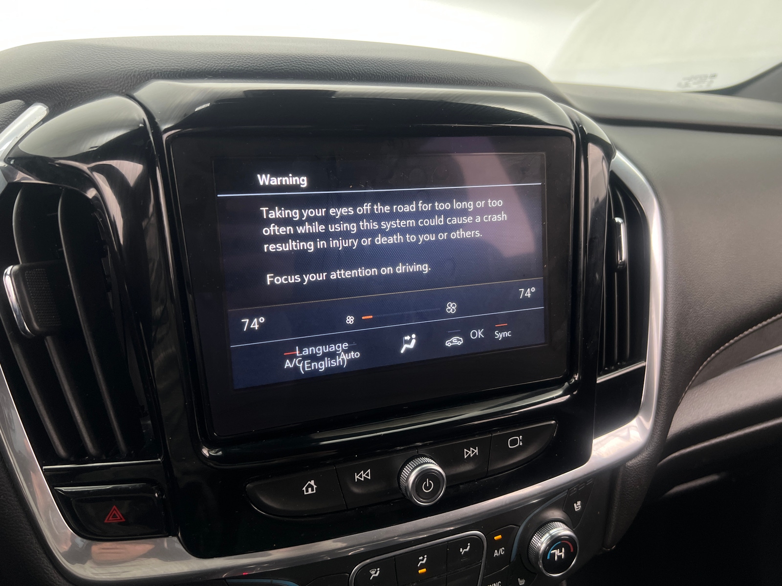 Thumbnail: 2022 Chevrolet Traverse - 3