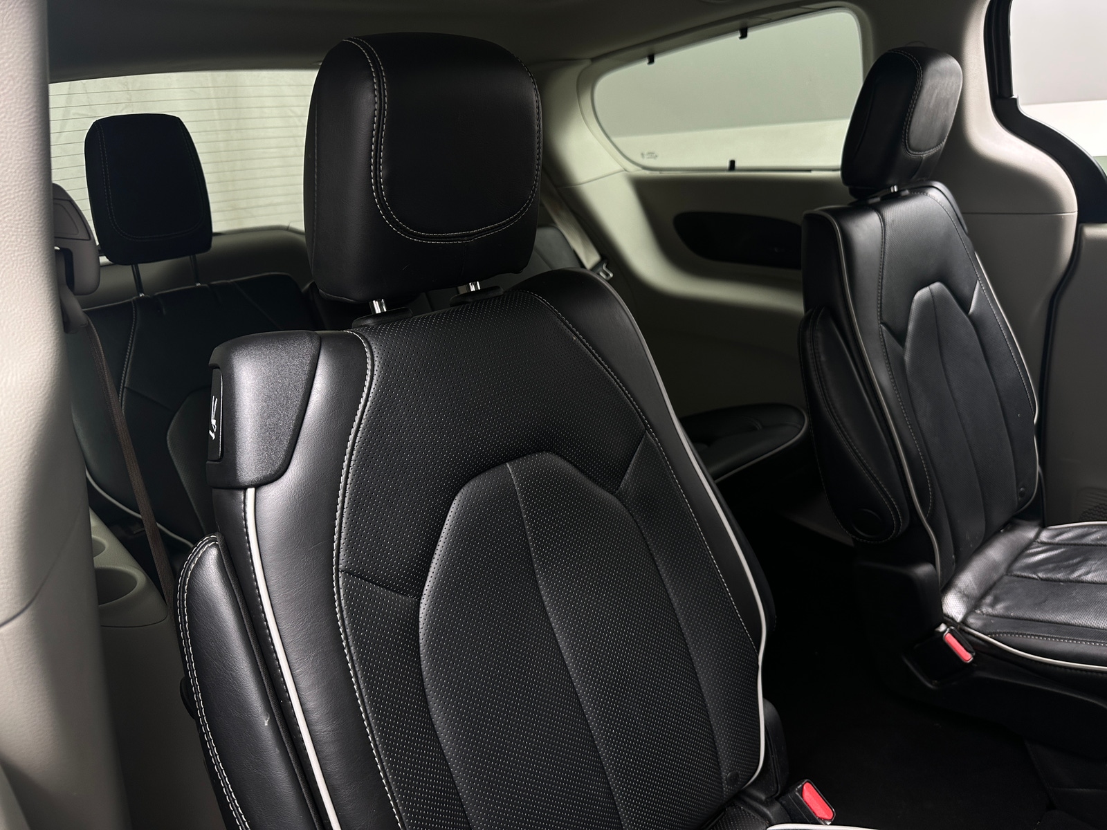 Thumbnail: 2022 Chrysler Pacifica - 5