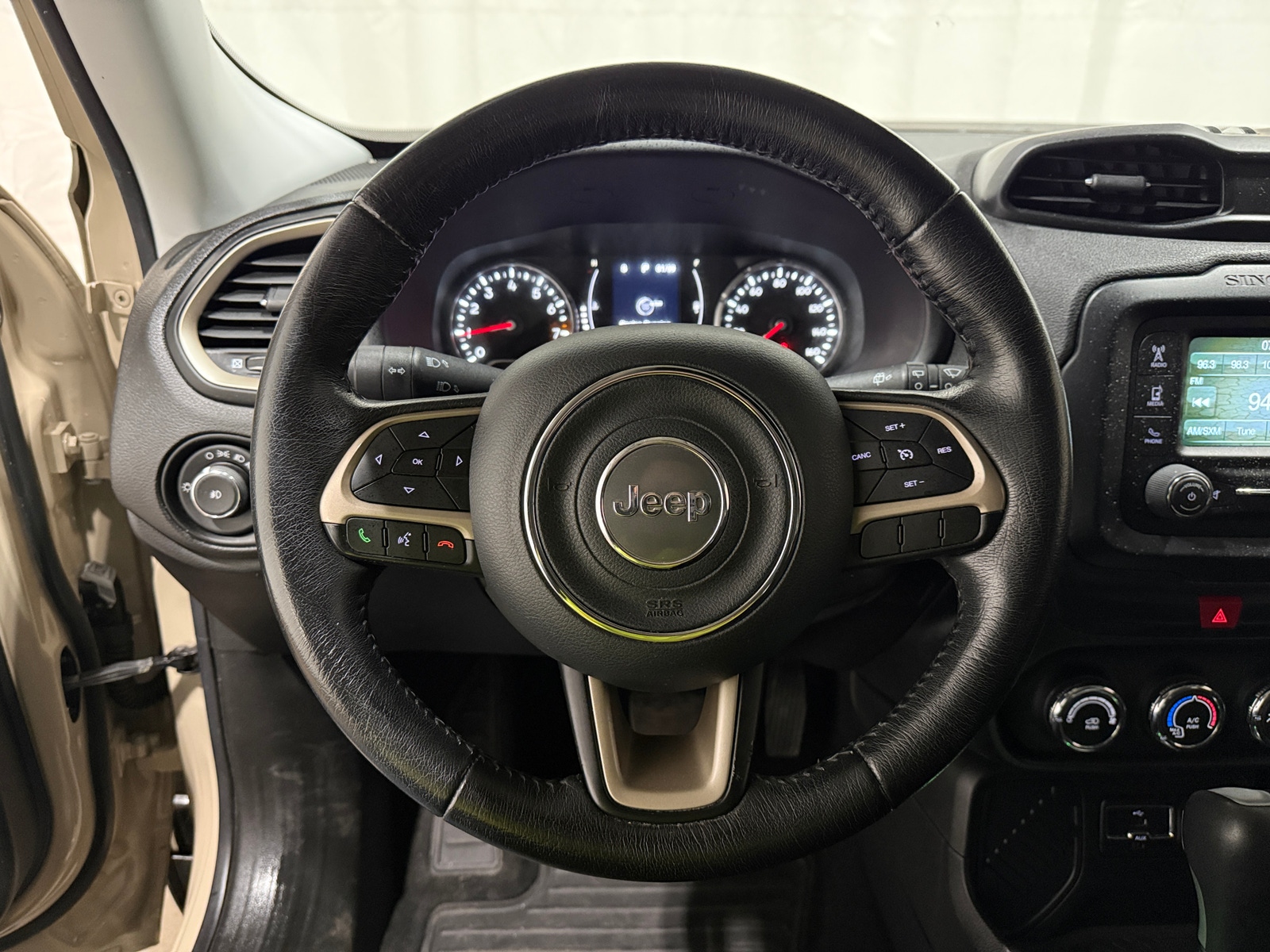 Thumbnail: 2016 Jeep Renegade - 5