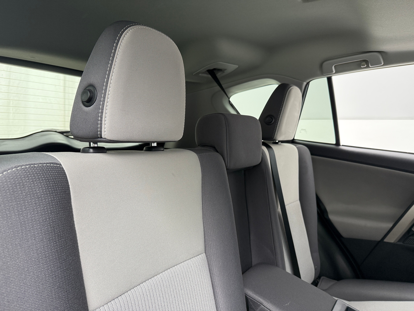 Thumbnail: 2015 Toyota RAV4 - 6