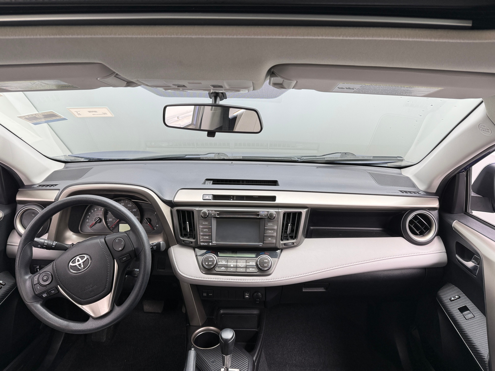 Thumbnail: 2015 Toyota RAV4 - 3