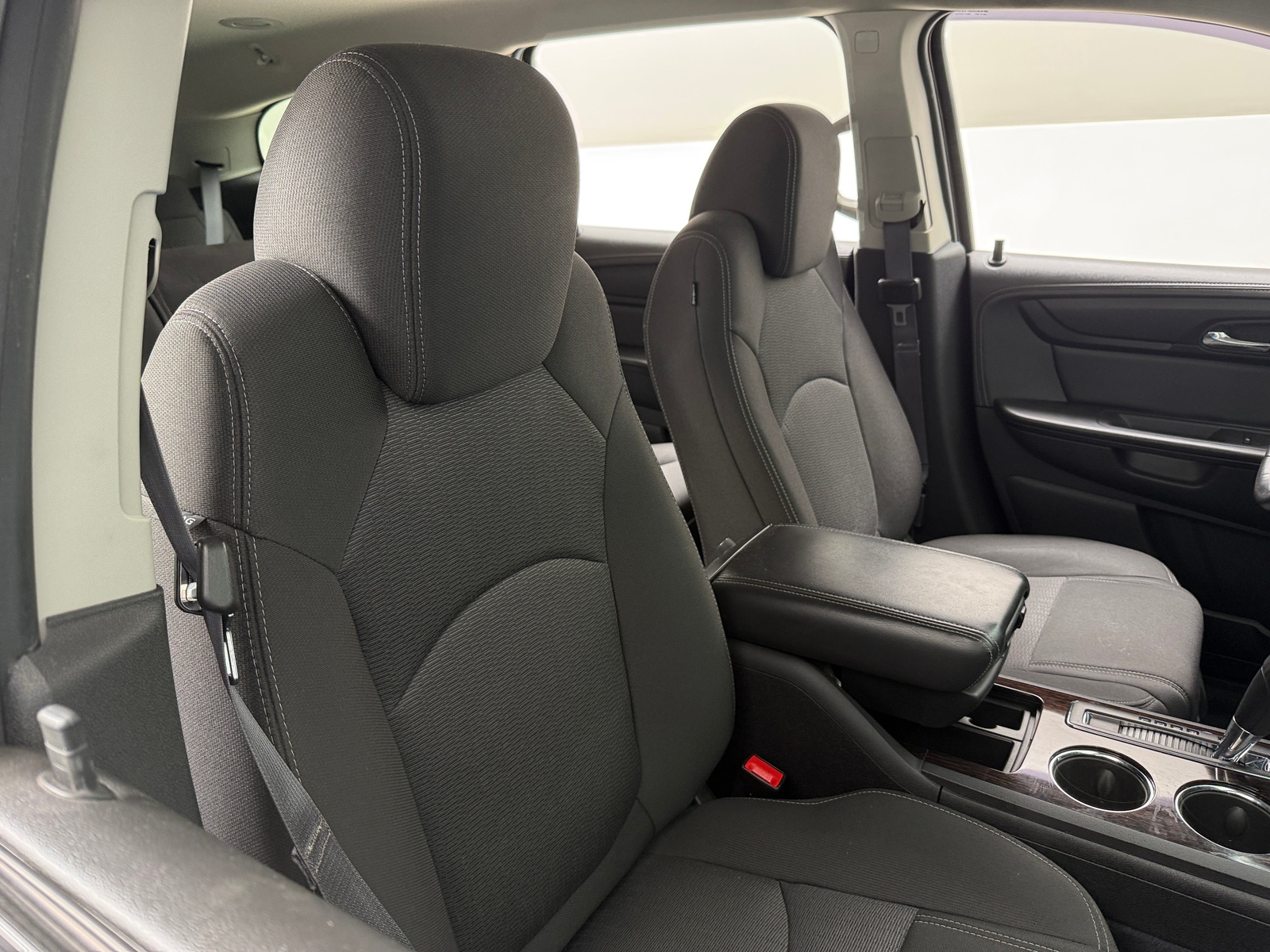 Thumbnail: 2015 Chevrolet Traverse - 2