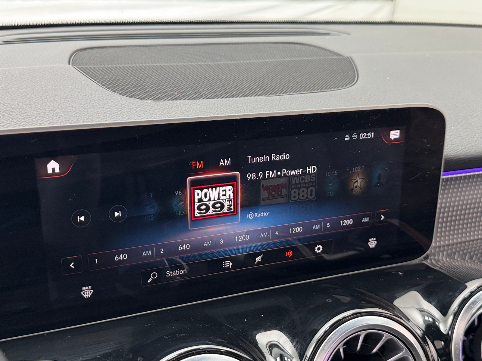 Thumbnail: 2020 Mercedes-Benz GLB - 3