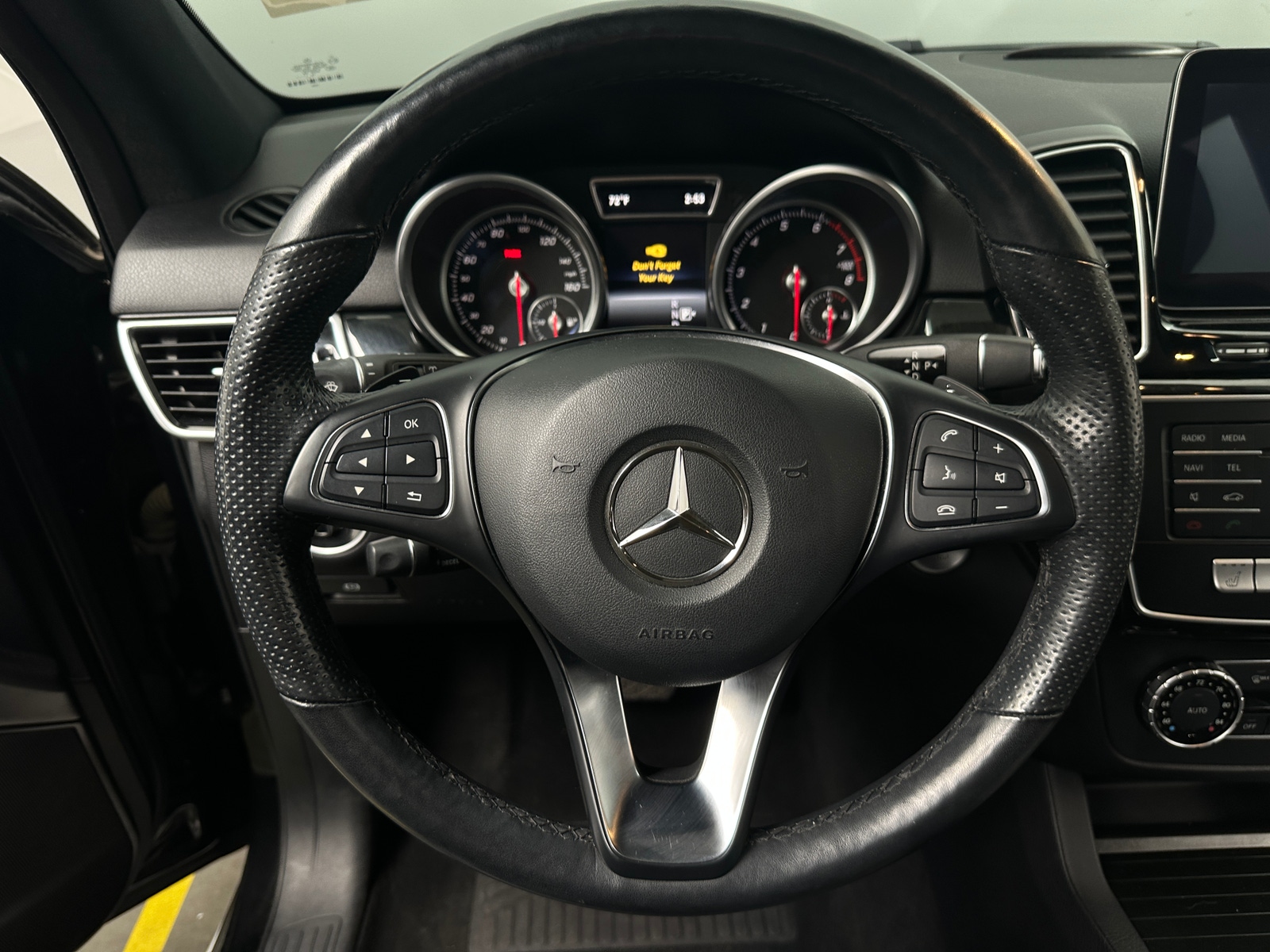 Thumbnail: 2017 Mercedes-Benz GLE - 4