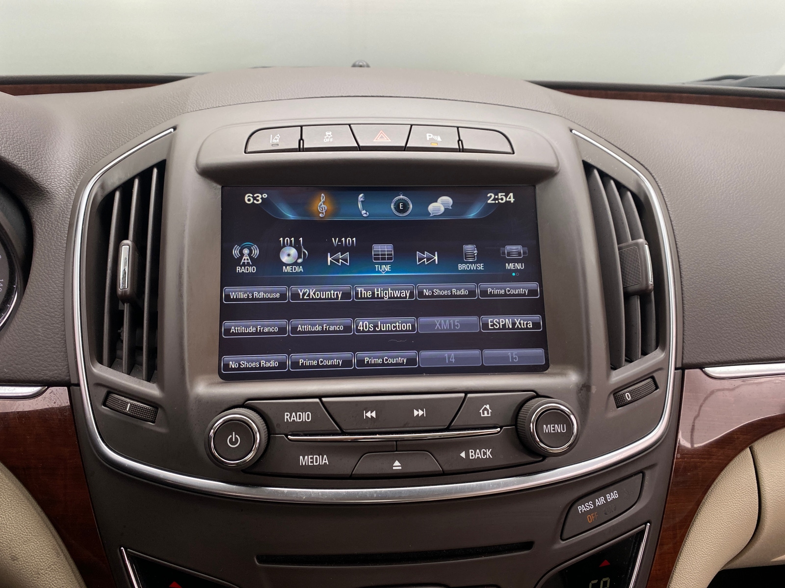 Thumbnail: 2016 Buick Regal - 3