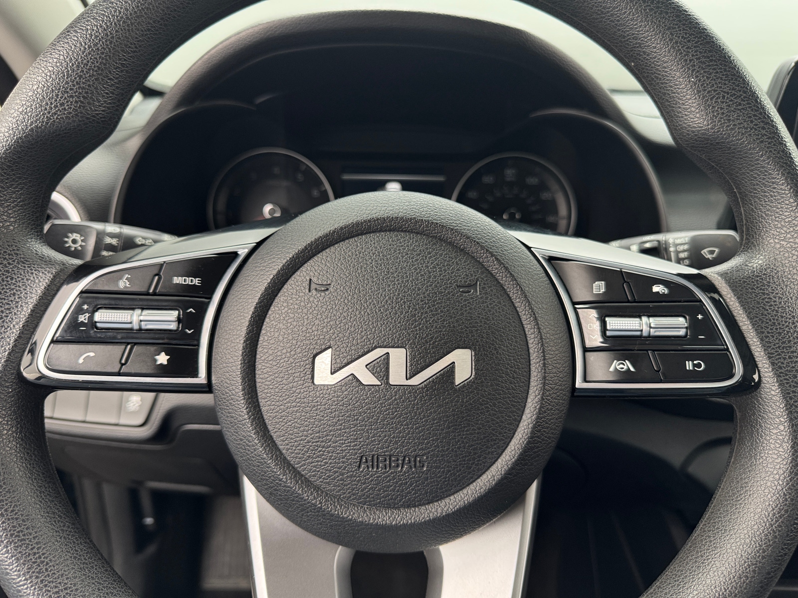 Thumbnail: 2023 Kia Forte - 5