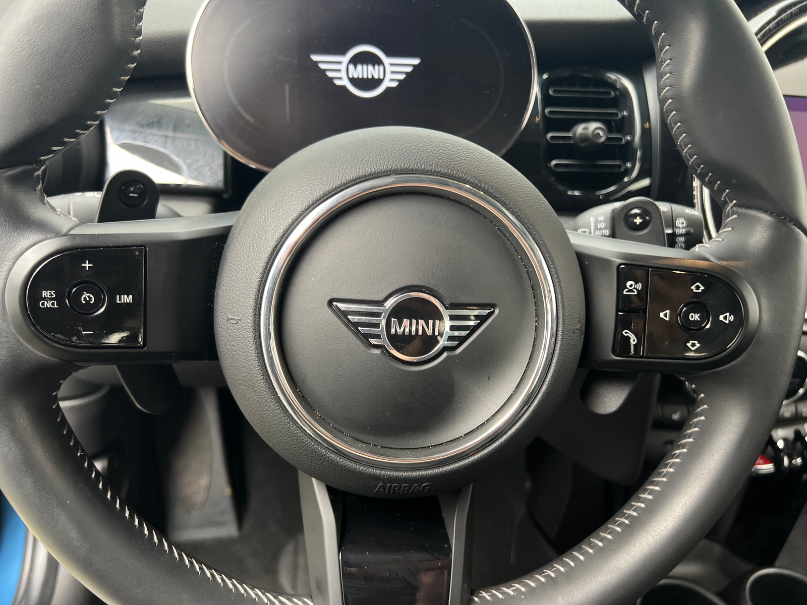 Thumbnail: 2024 MINI Cooper Hardtop - 3