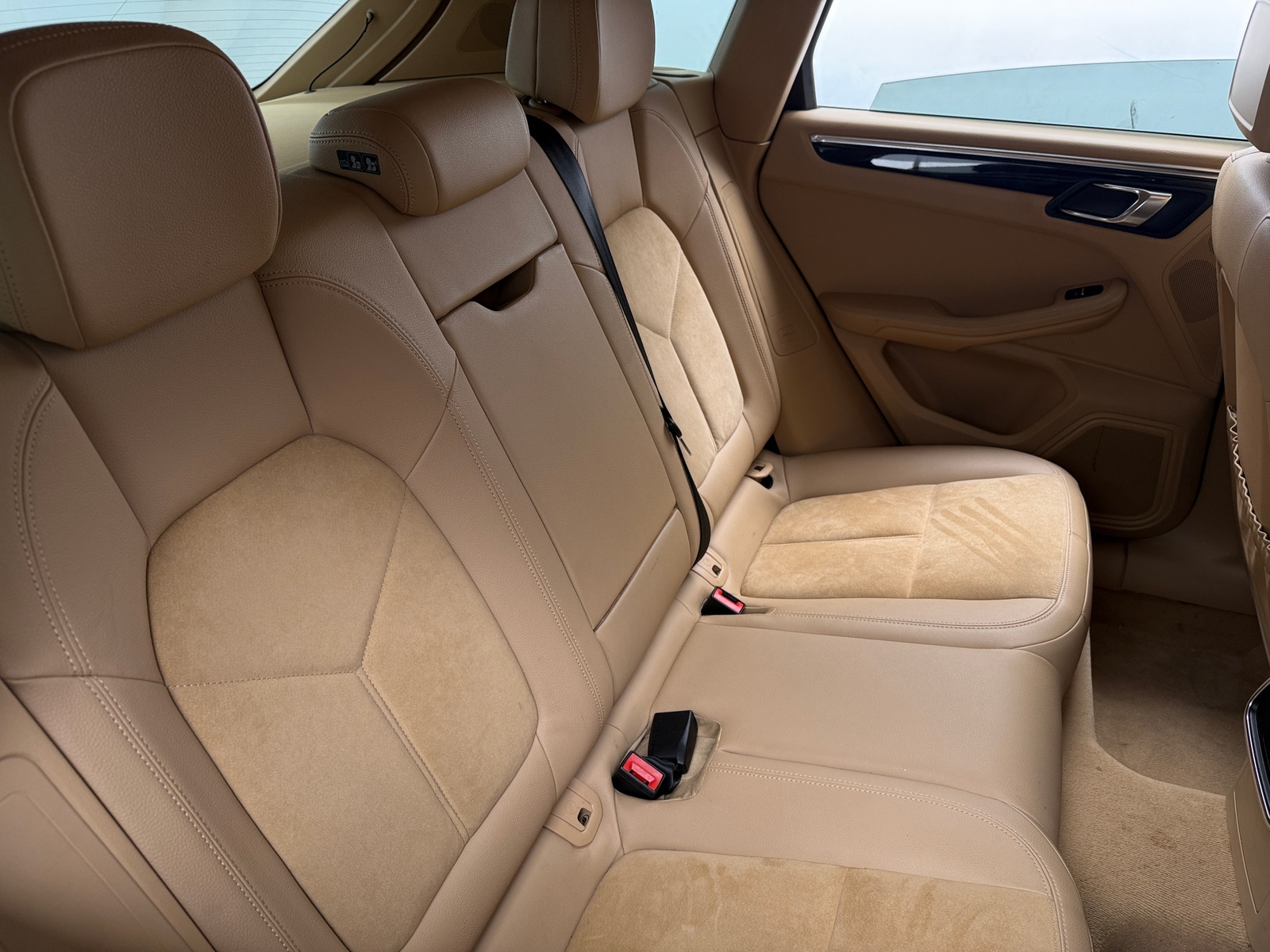 Thumbnail: 2016 Porsche Macan - 5