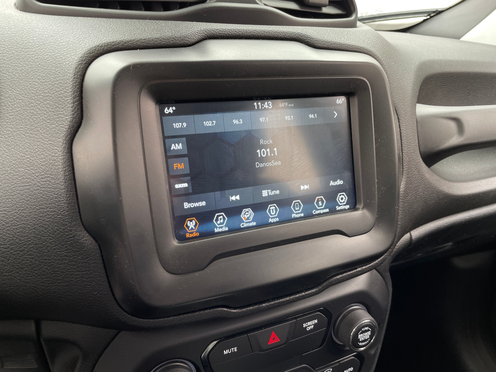Thumbnail: 2018 Jeep Renegade - 4