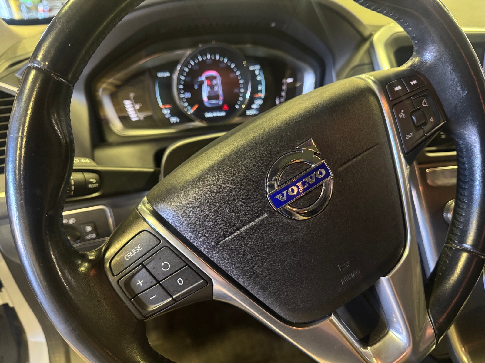 Thumbnail: 2016 Volvo XC60 - 4