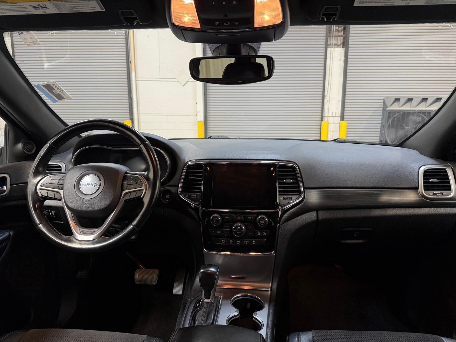 Thumbnail: 2020 Jeep Grand Cherokee - 3
