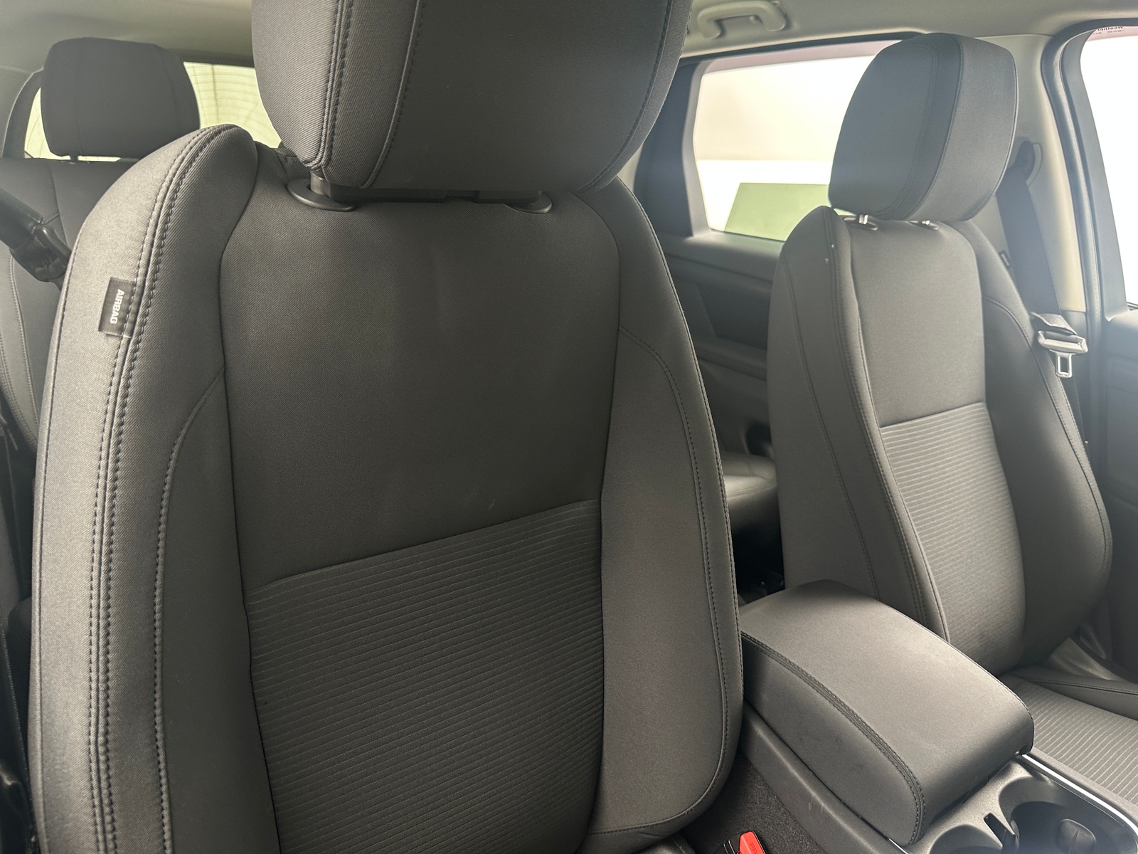 Thumbnail: 2020 Land Rover Discovery Sport - 2