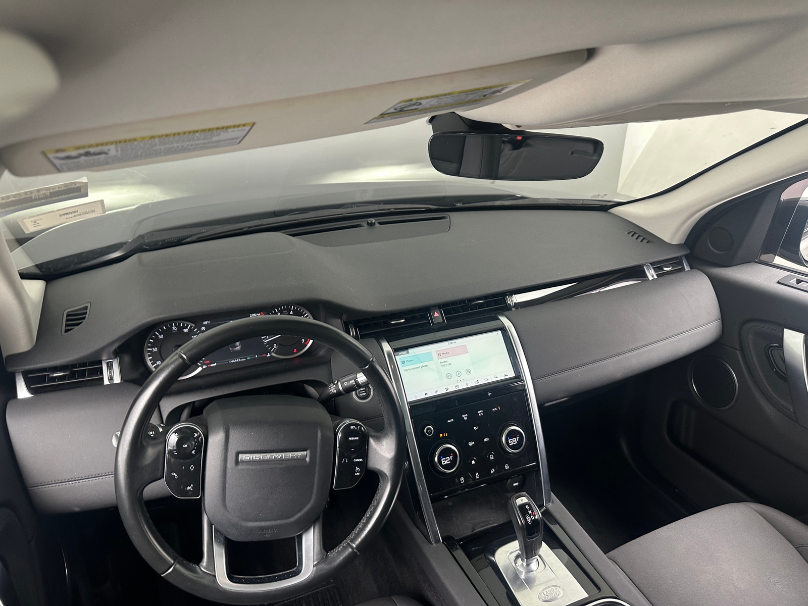 Thumbnail: 2020 Land Rover Discovery Sport - 3