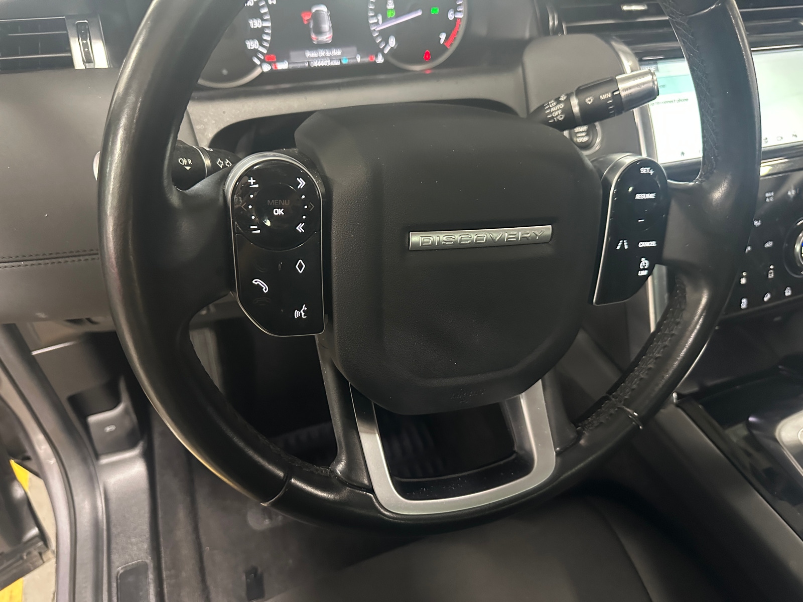 Thumbnail: 2020 Land Rover Discovery Sport - 5