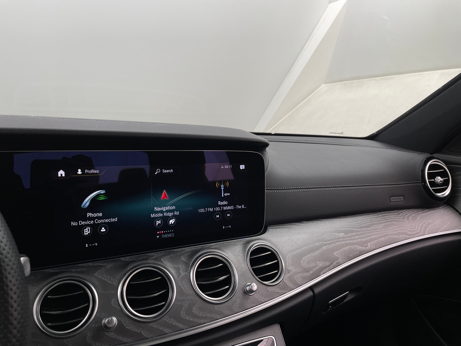 Thumbnail: 2022 Mercedes-Benz E-Class - 3