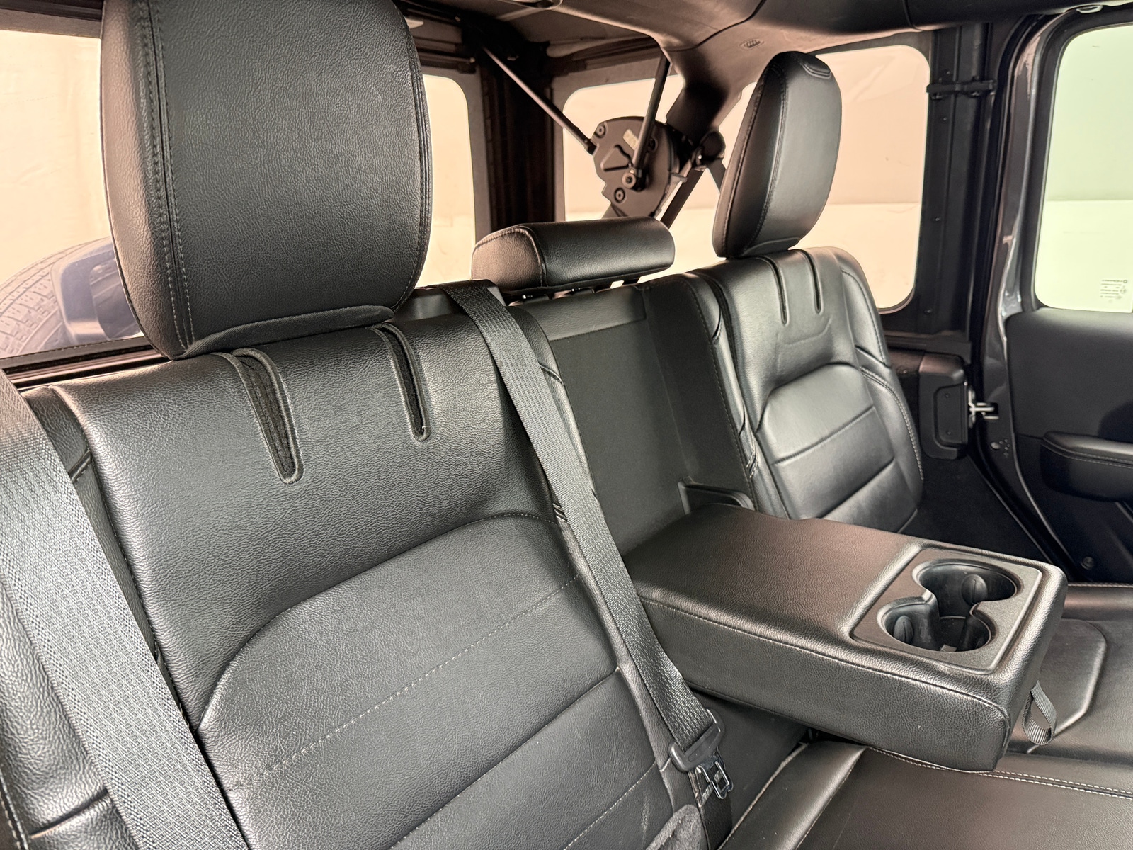 Thumbnail: 2022 Jeep Wrangler - 5