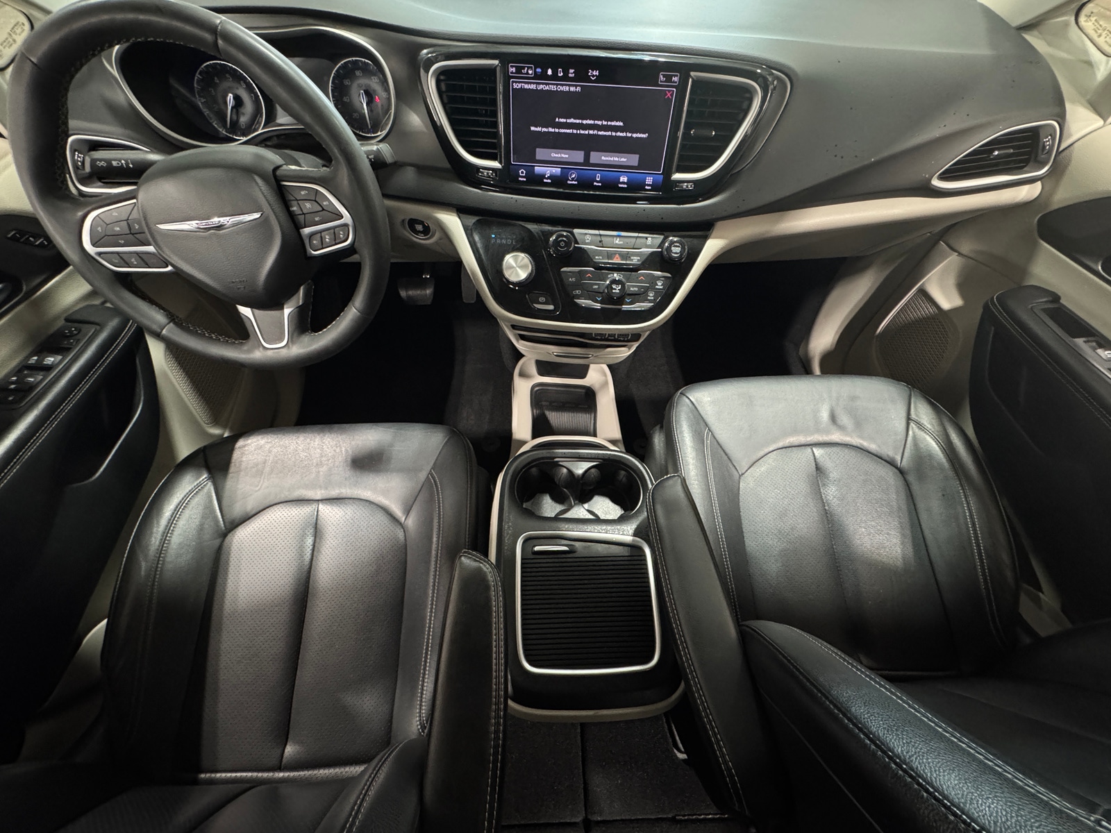 Thumbnail: 2022 Chrysler Pacifica - 2