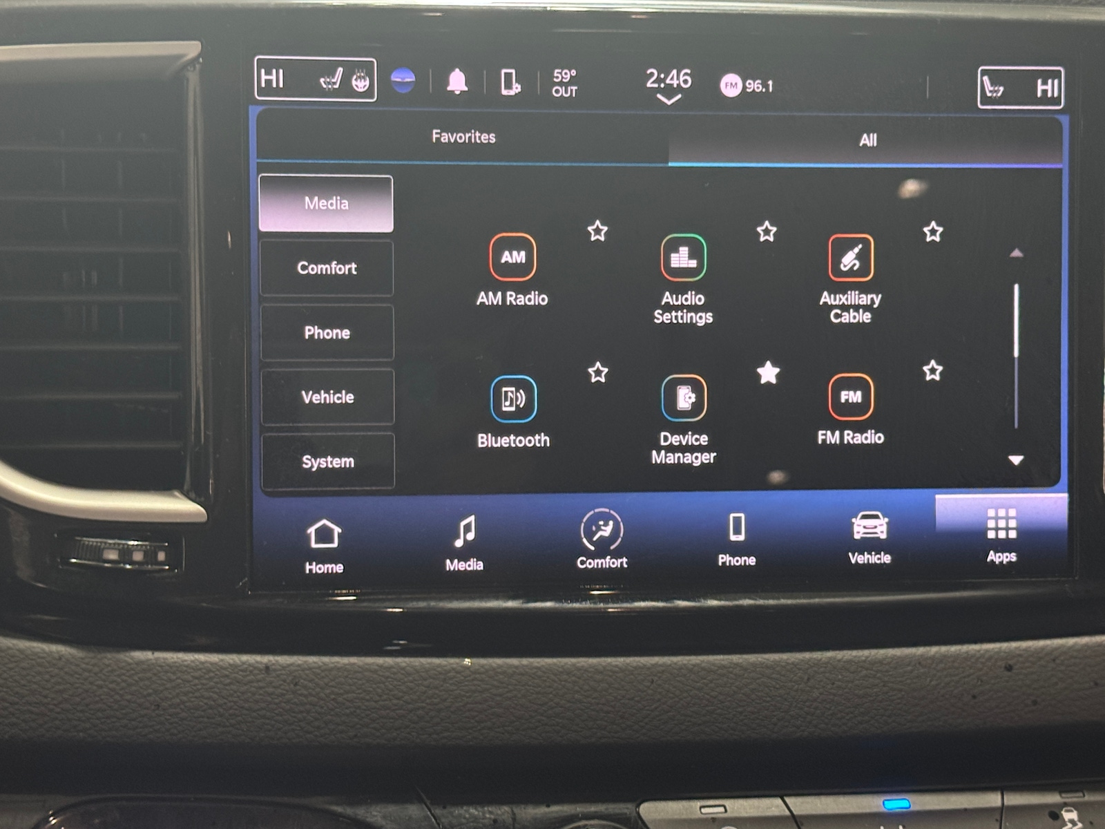 Thumbnail: 2022 Chrysler Pacifica - 3
