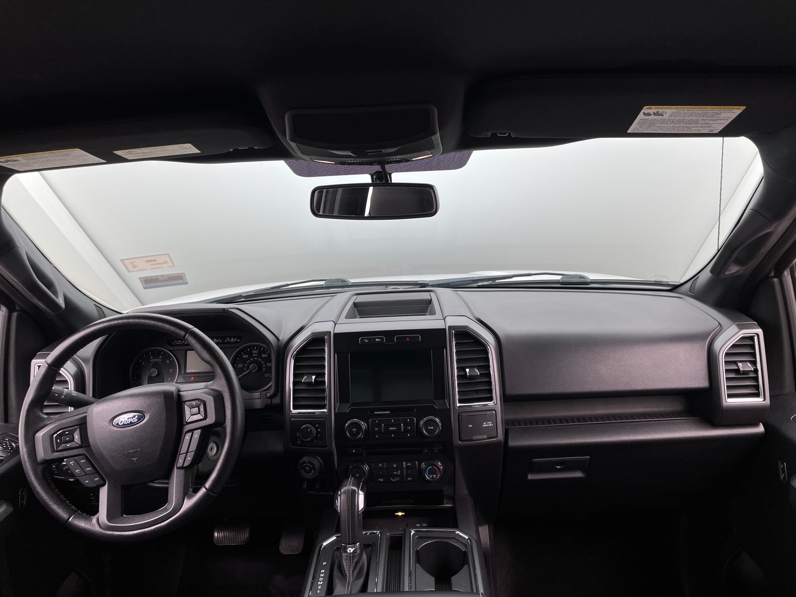 Thumbnail: 2016 Ford Econoline - 3