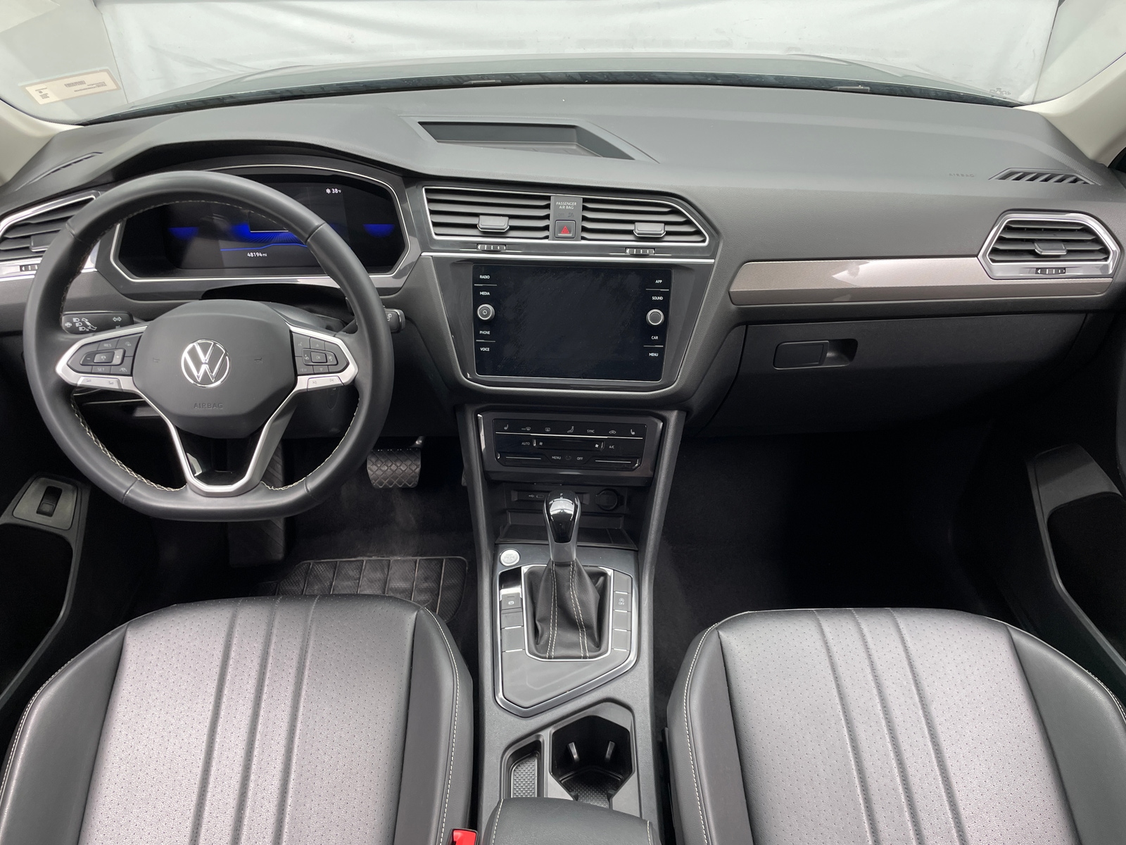 Thumbnail: 2024 Volkswagen Tiguan - 2