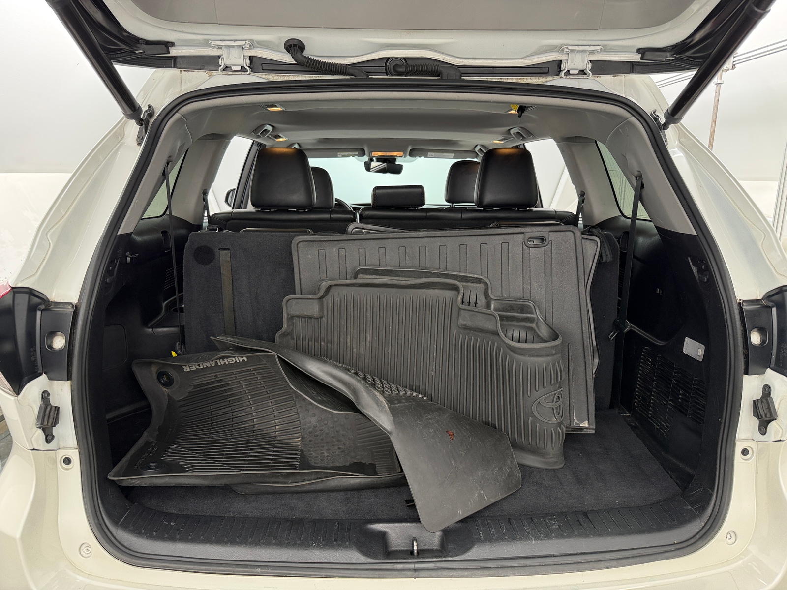 Thumbnail: 2017 Toyota Highlander - 6