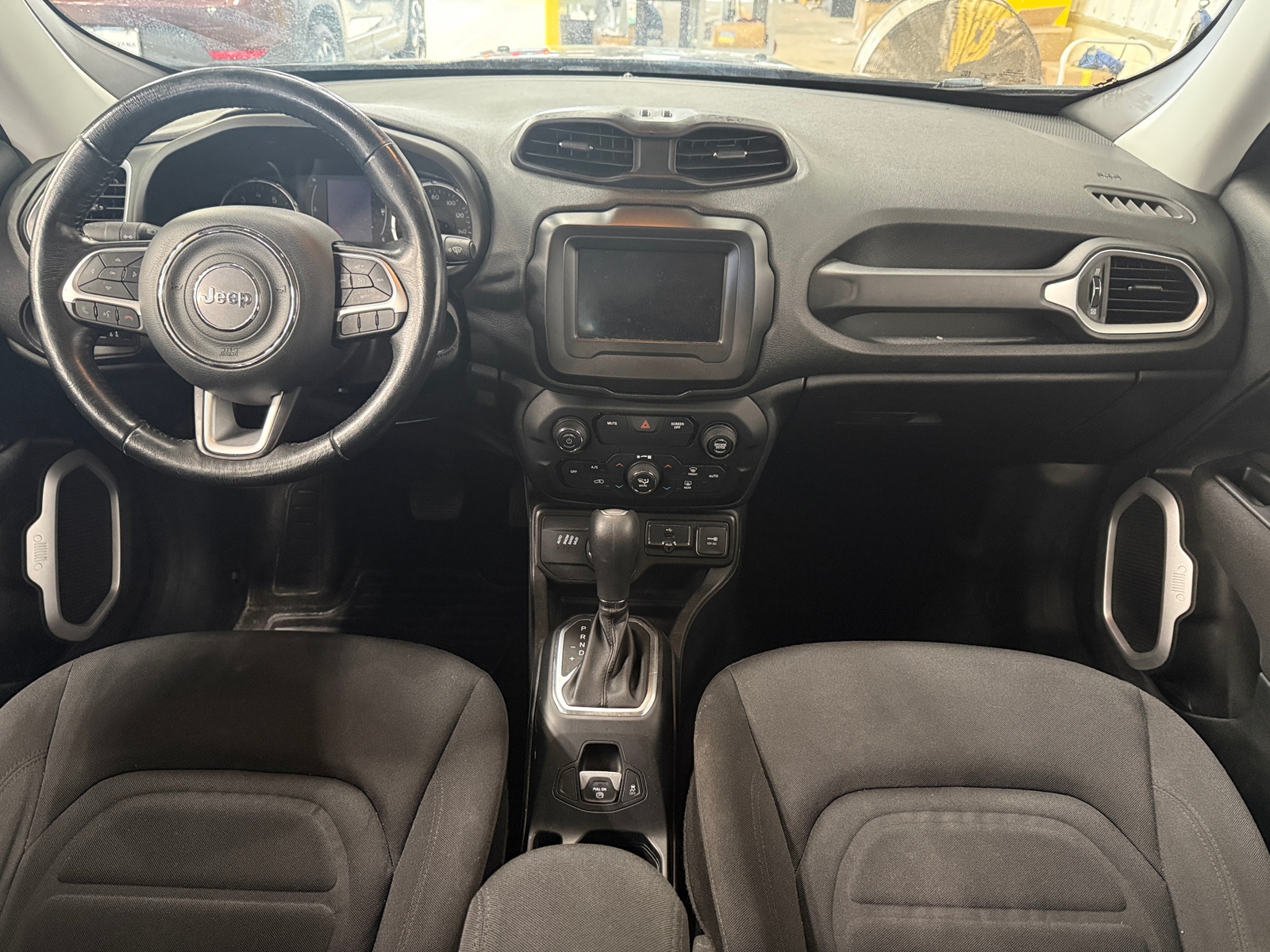 Thumbnail: 2019 Jeep Renegade - 3