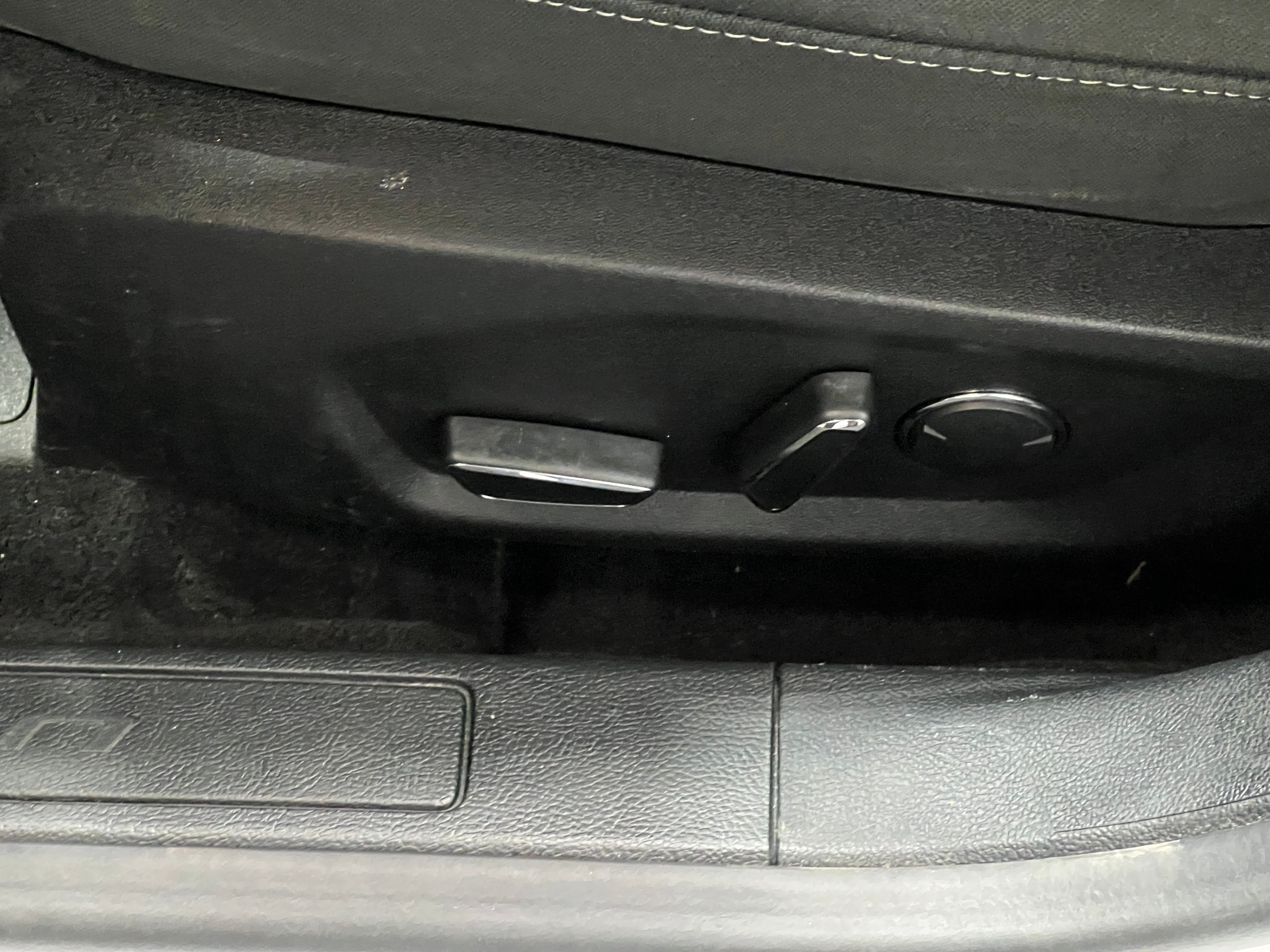 Used 2017 Ford Fusion SE with VIN 3FA6P0HD9HR382849 for sale in Oak Creek, WI