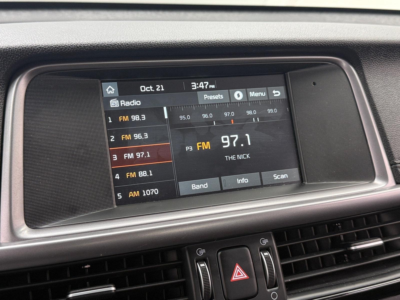 Thumbnail: 2017 Kia Optima - 4