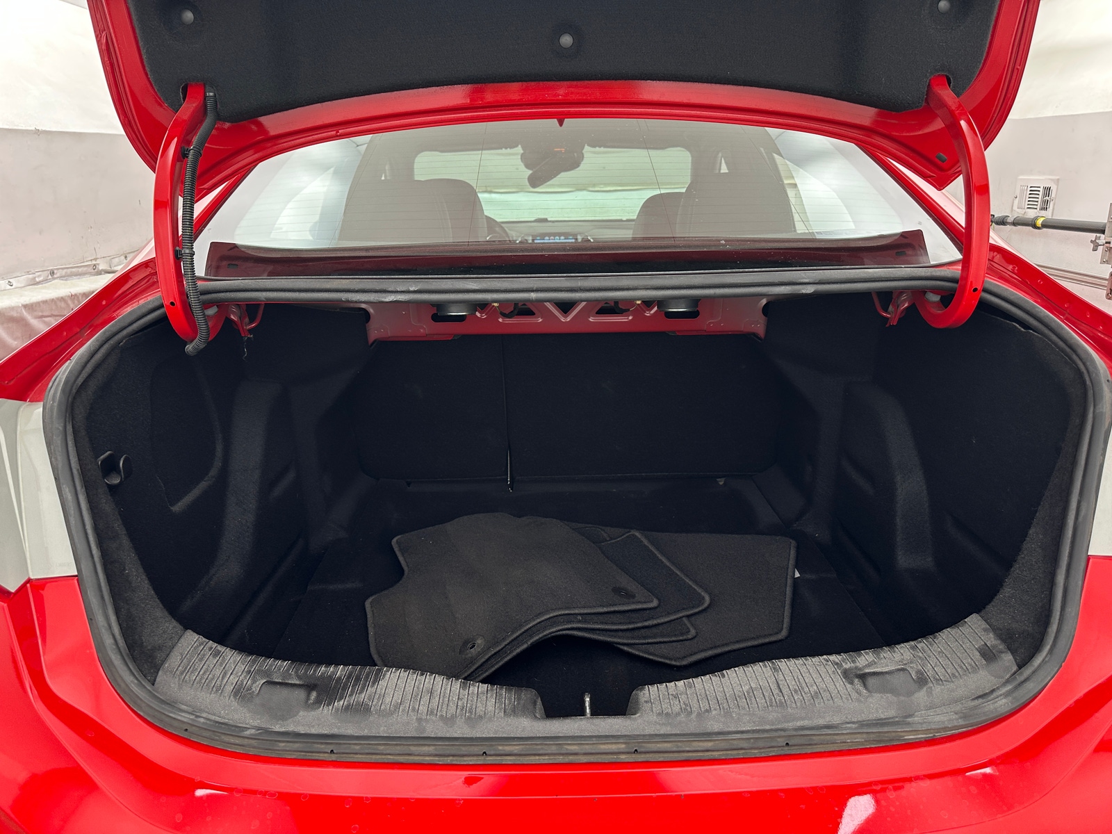 Thumbnail: 2017 Chevrolet Cruze - 6