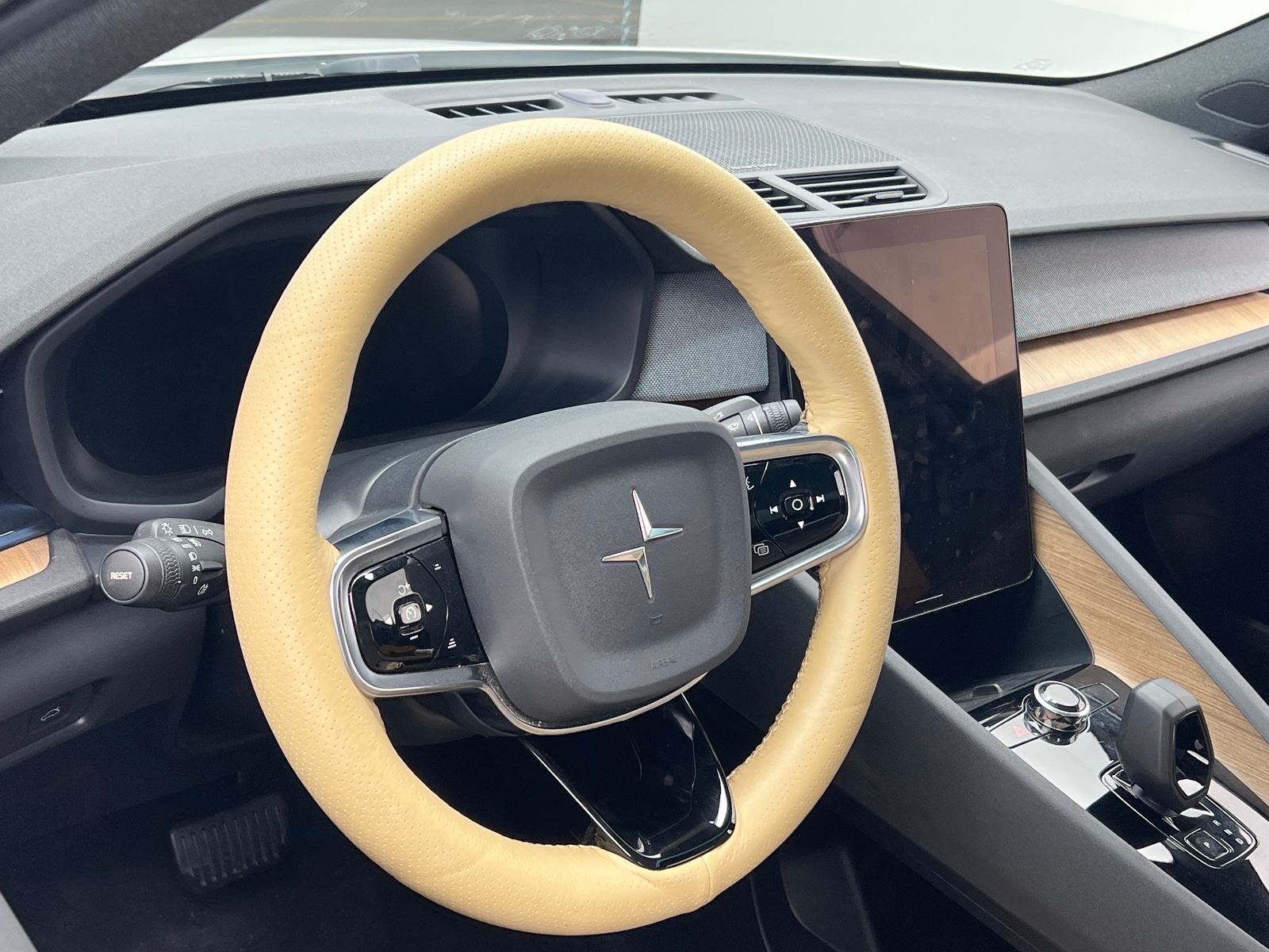 Thumbnail: 2021 Polestar 2 - 5