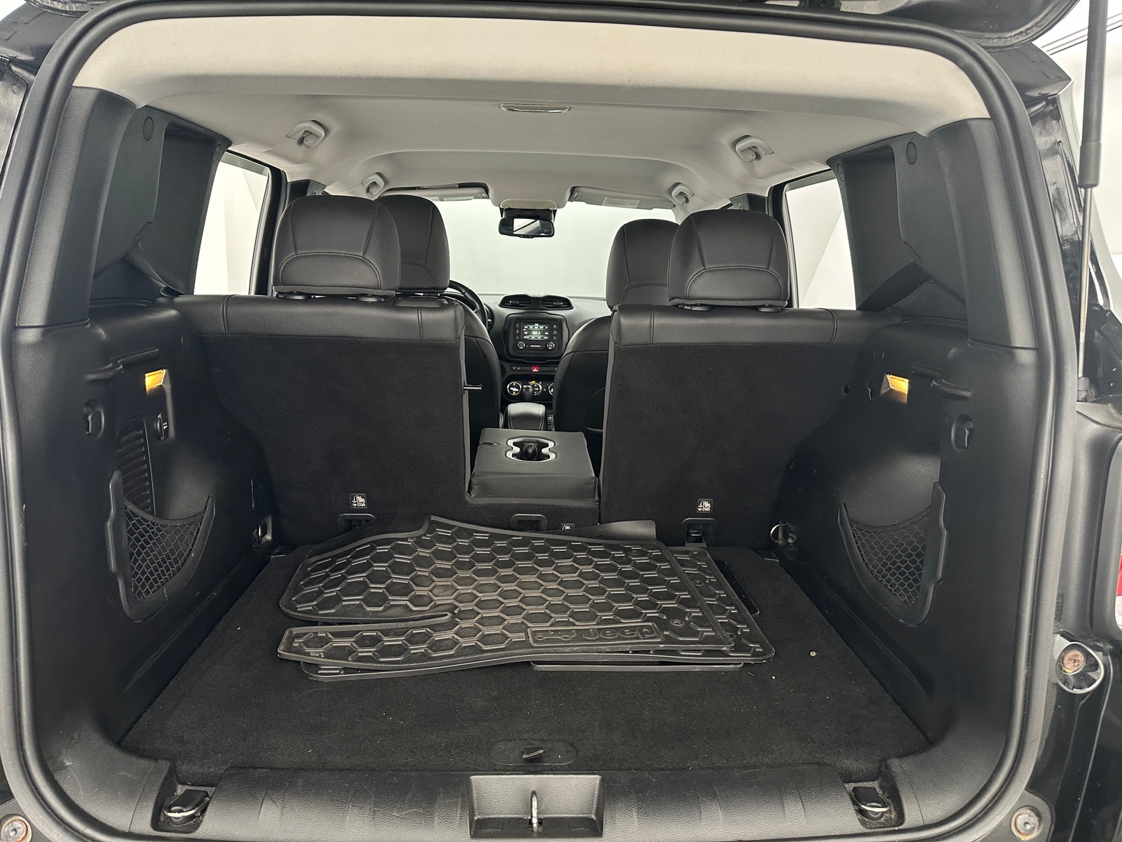 Thumbnail: 2017 Jeep Renegade - 6