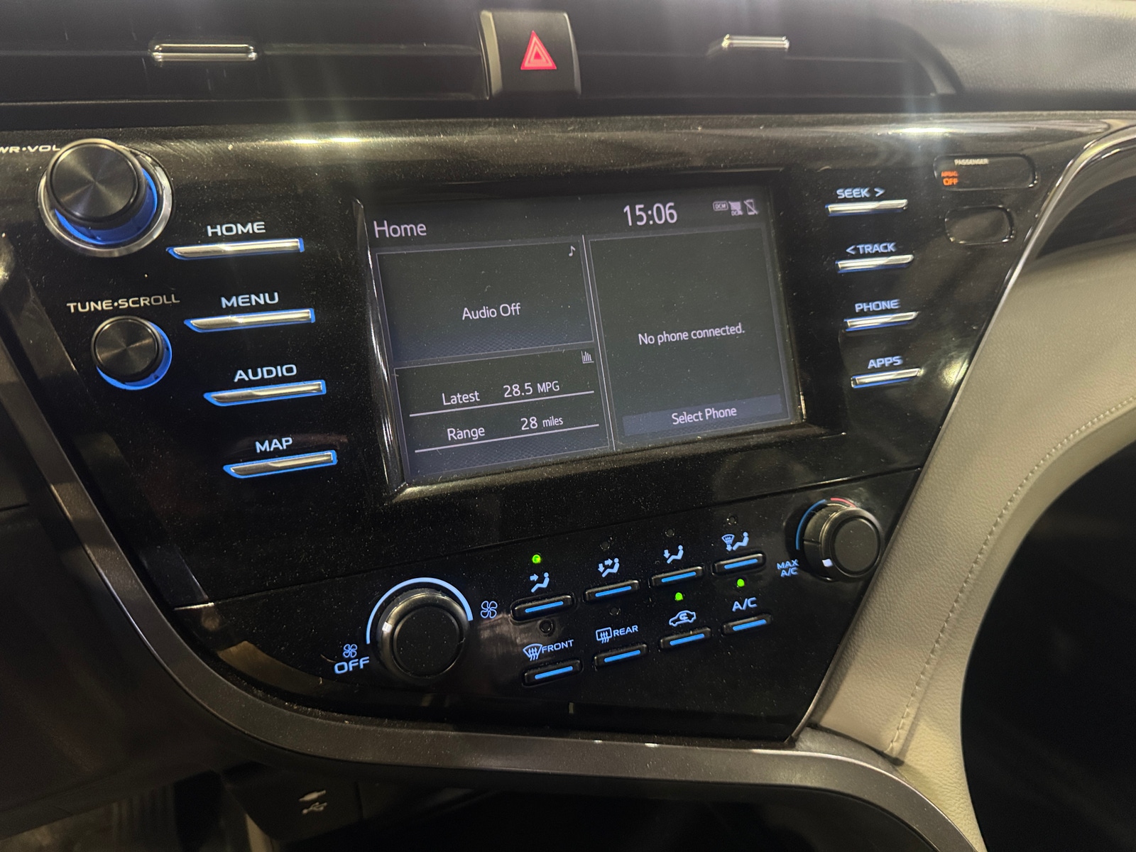 Thumbnail: 2019 Toyota Camry - 4