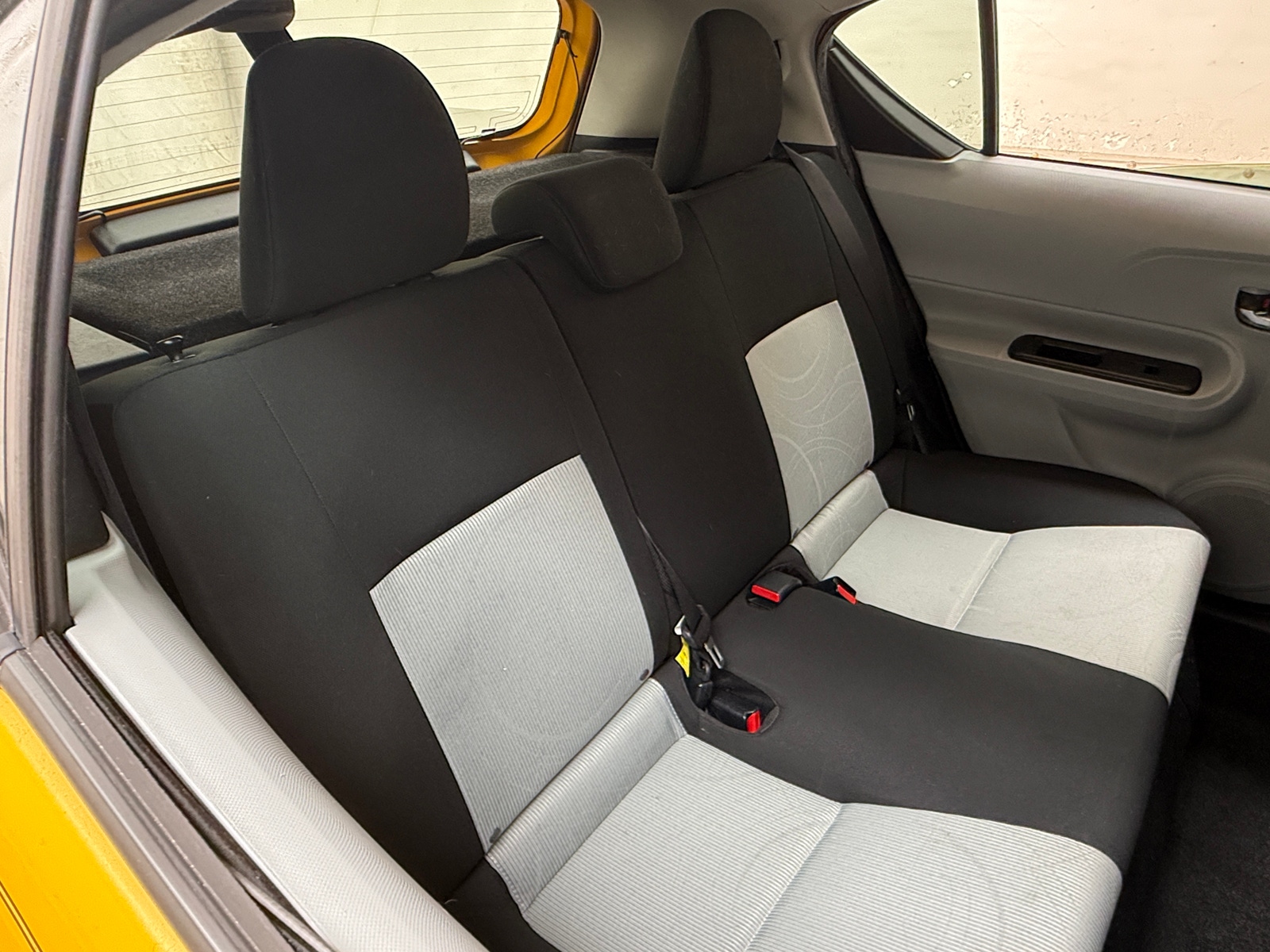 Thumbnail: 2014 Toyota Prius c - 6