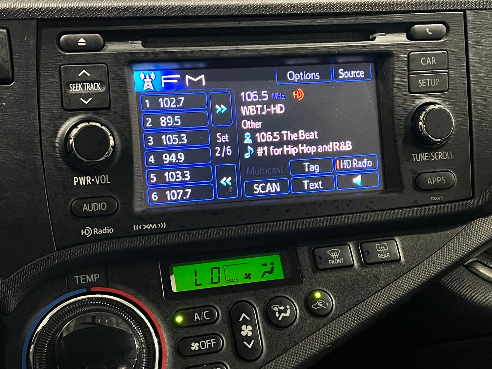 Thumbnail: 2014 Toyota Prius c - 4