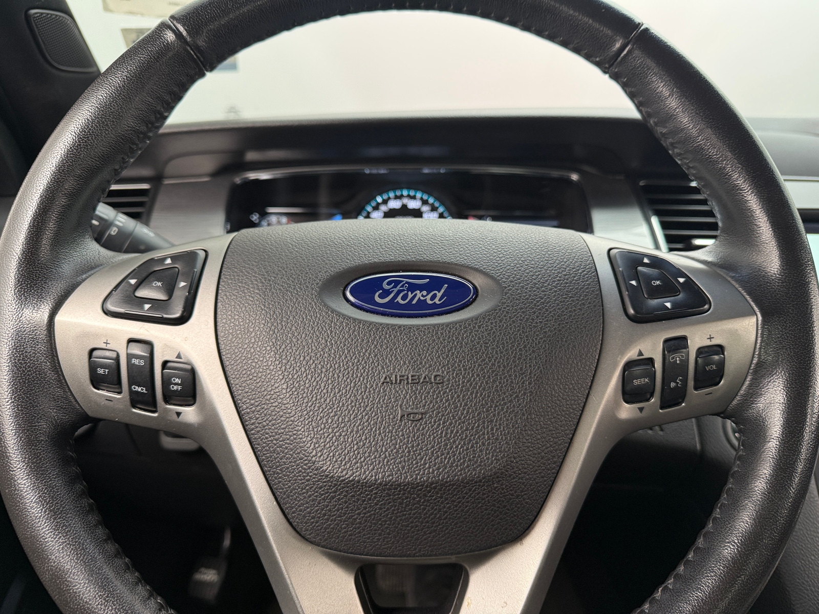 Thumbnail: 2016 Ford Taurus - 5