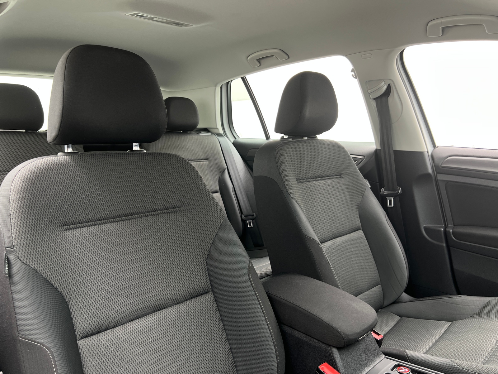 Thumbnail: 2019 Volkswagen e-Golf - 2