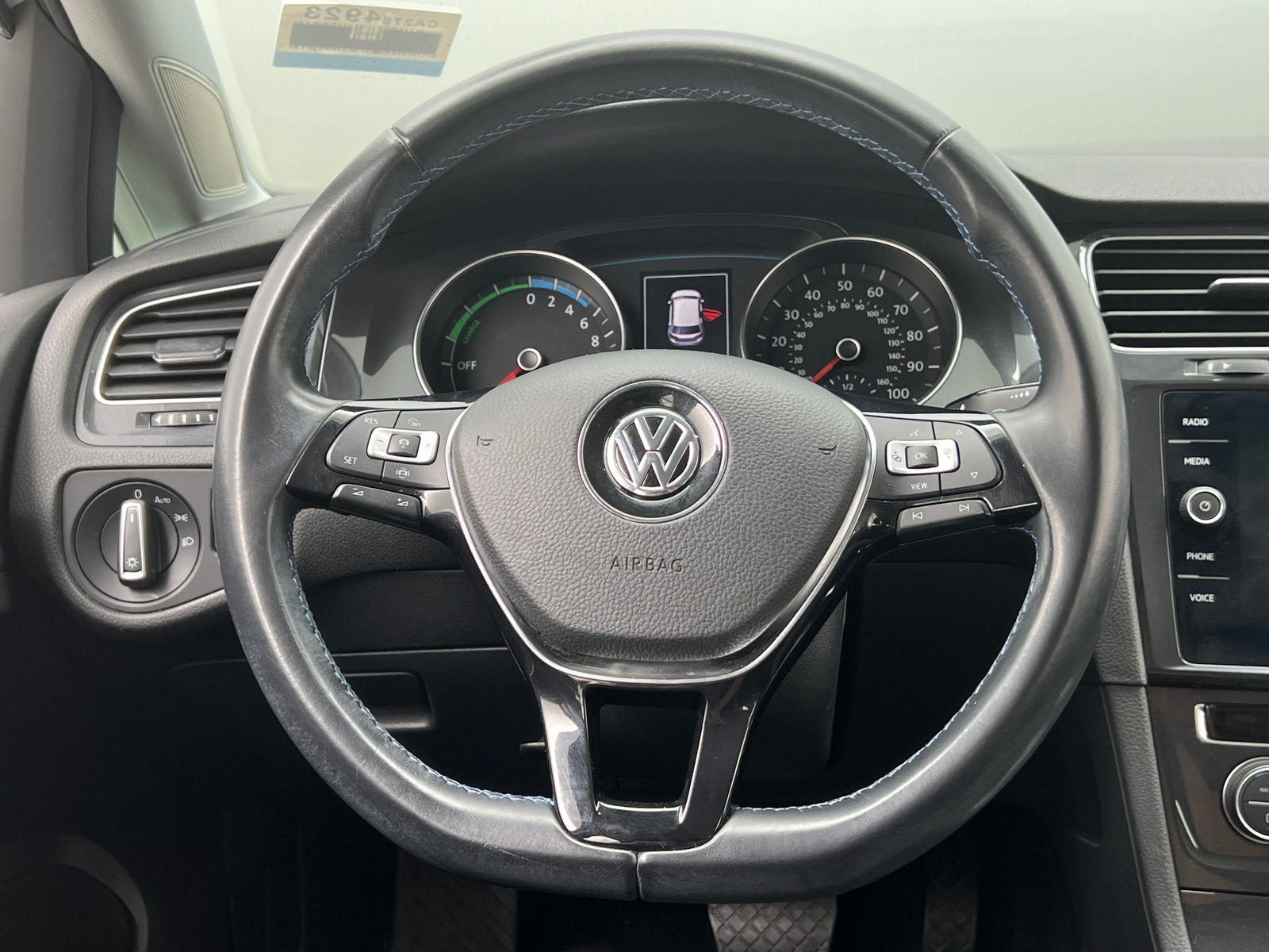 Thumbnail: 2019 Volkswagen e-Golf - 5