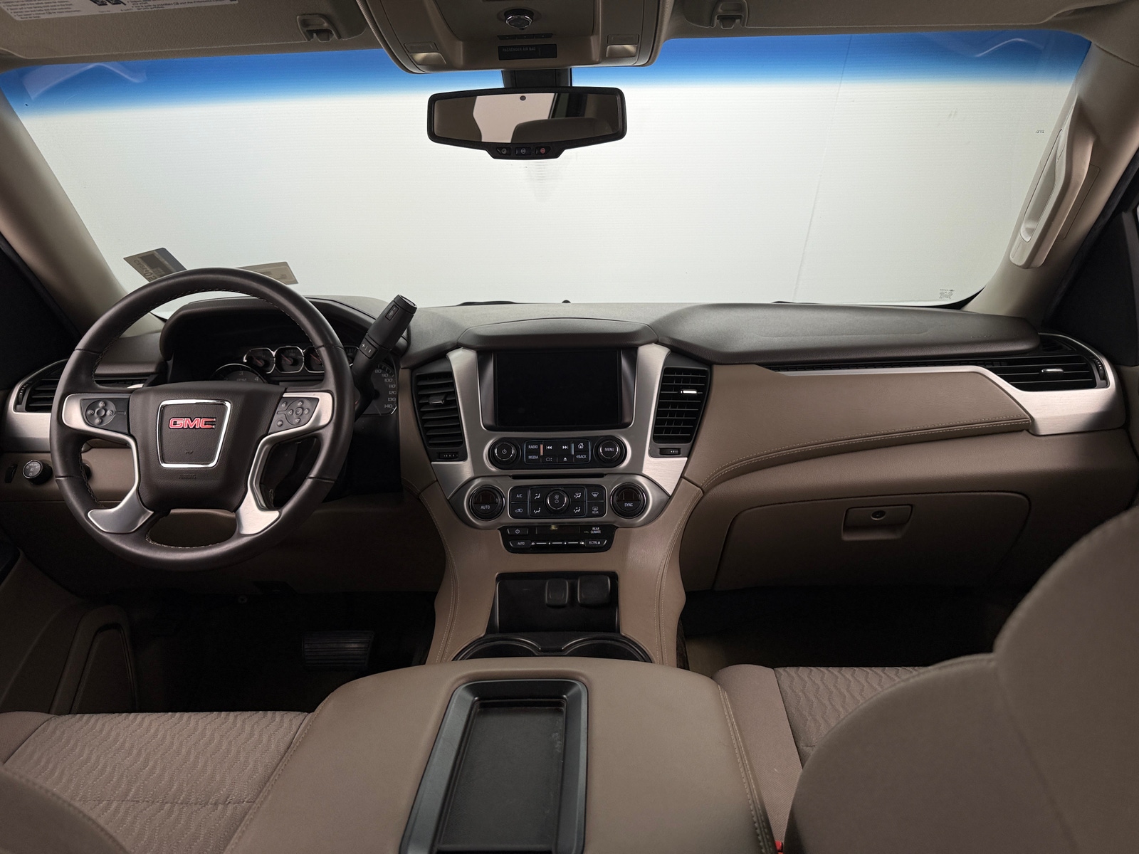 Thumbnail: 2017 GMC Yukon - 3